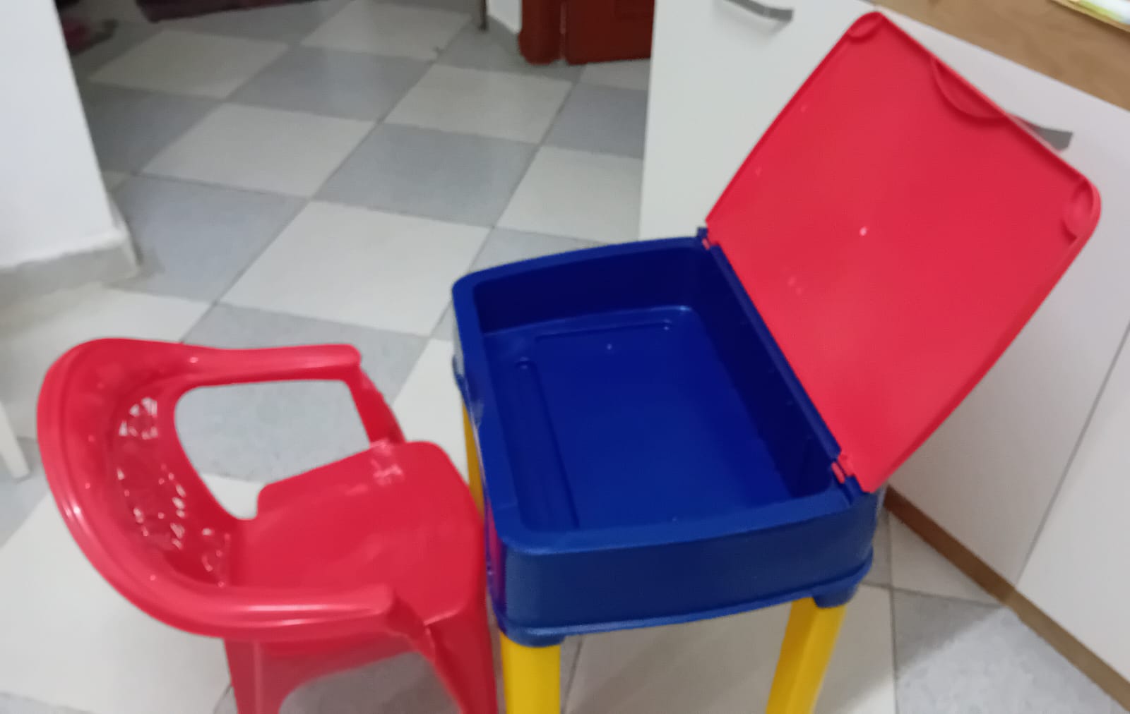 Kids Study Table and Chair - Image 4