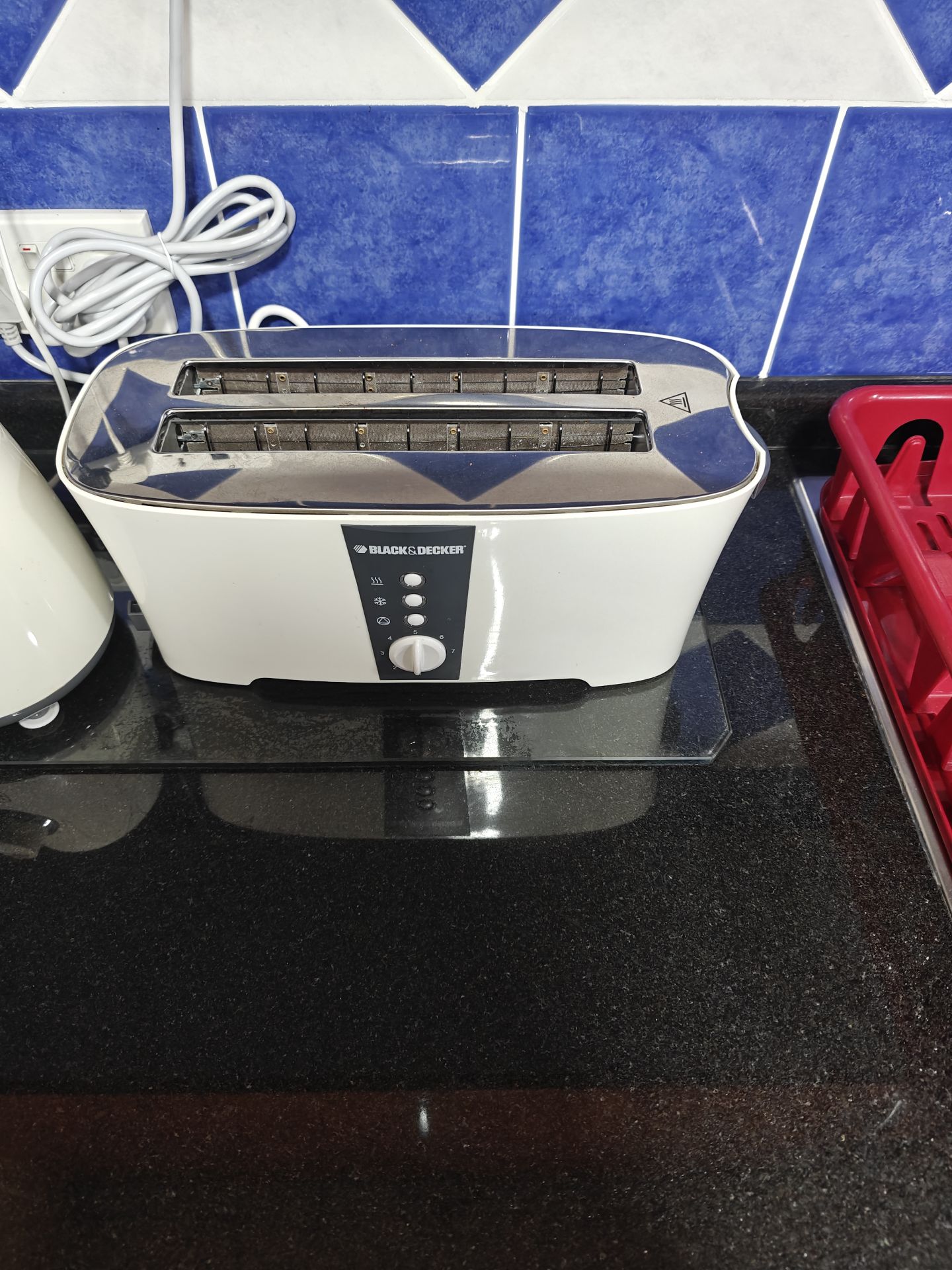 Black and Decker Toaster (4 slices) - Image 2