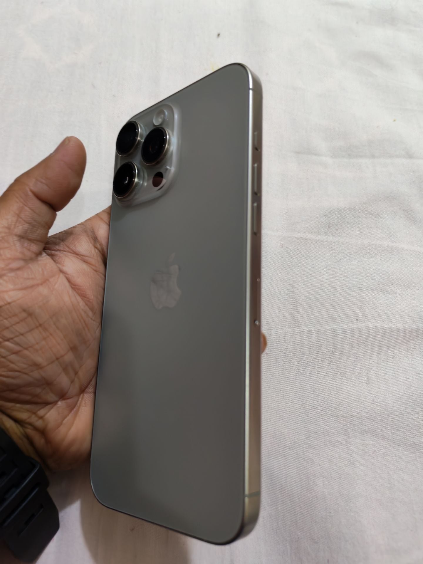 Iphone 16 Pro Max 256 GB - Image 3