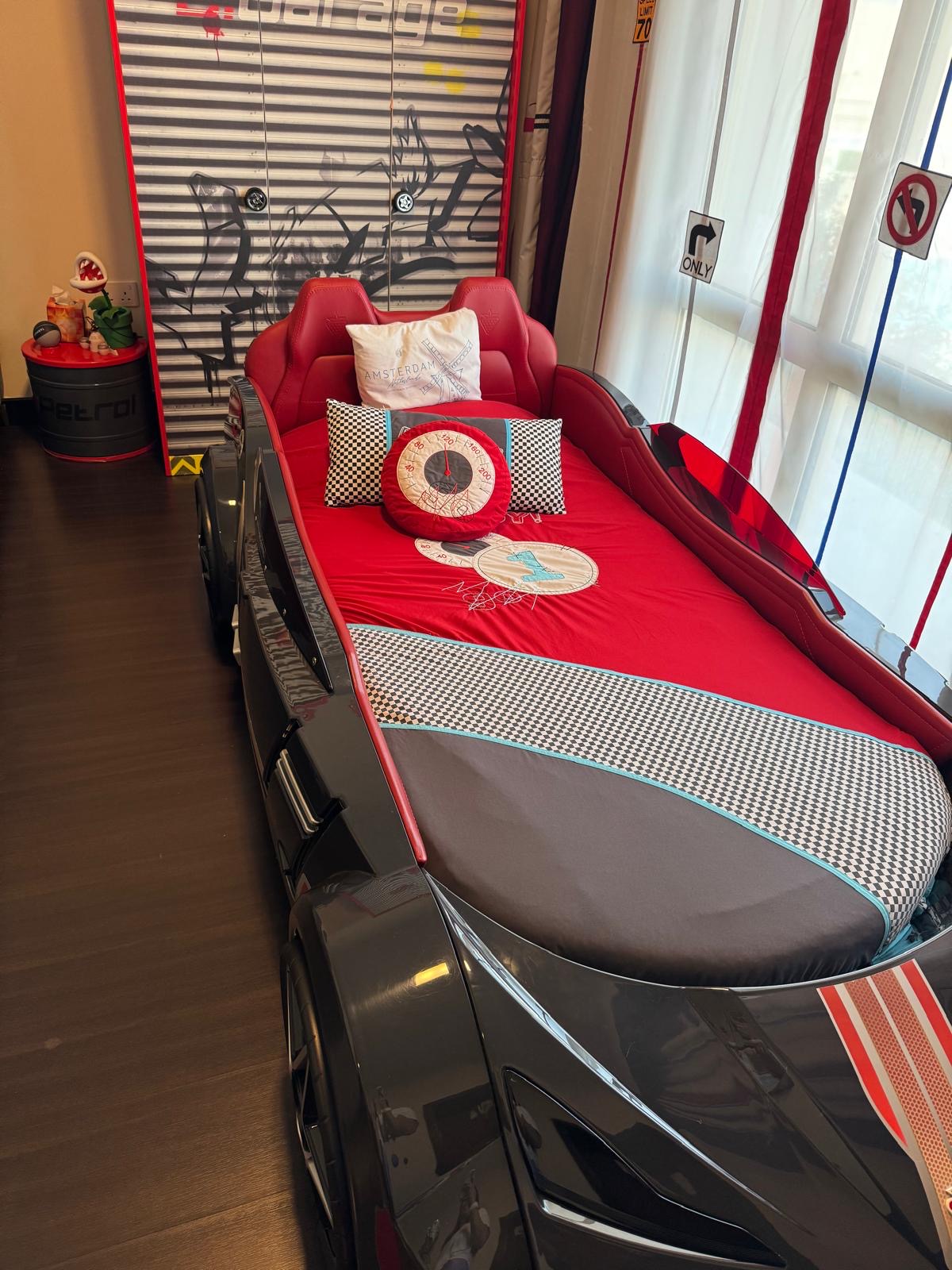 Race car bed with mattress - Image 3