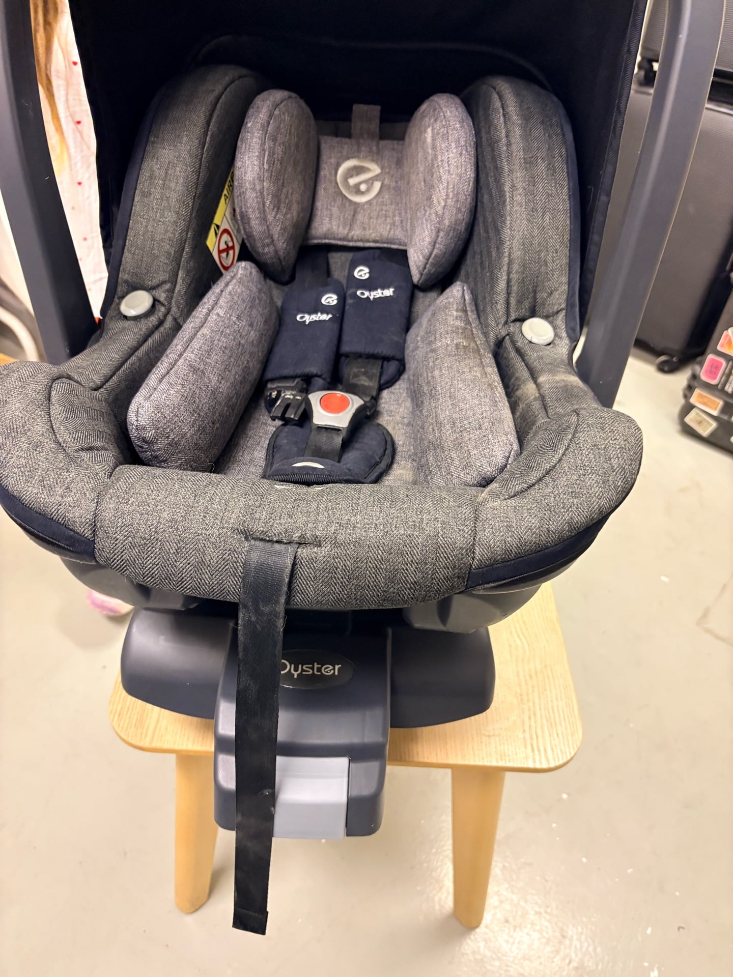 Oyster ISO Fix Car Seat/Base - Image 1