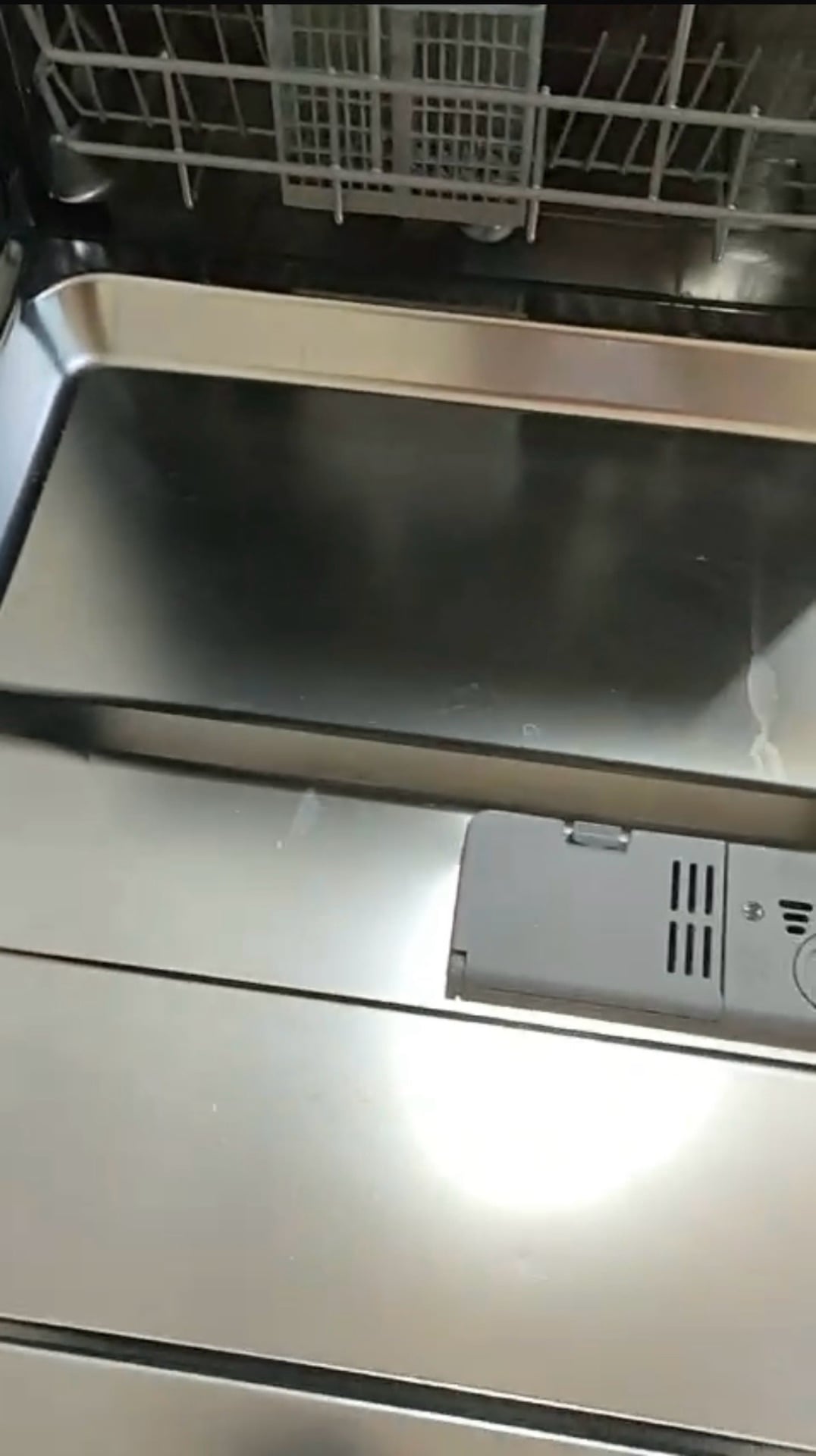 Hisense Dishwasher - Excellent Condition - Image 9