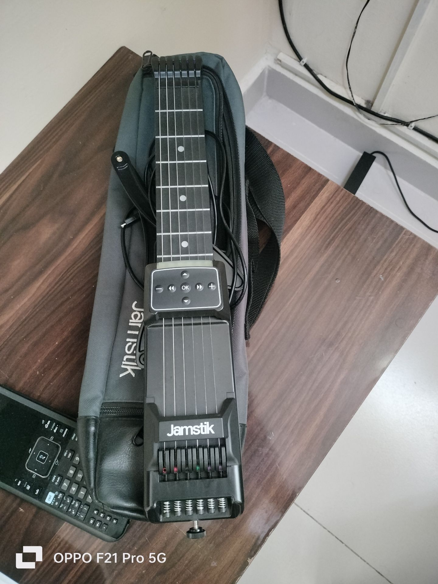 Smast Guitar  - Image 4