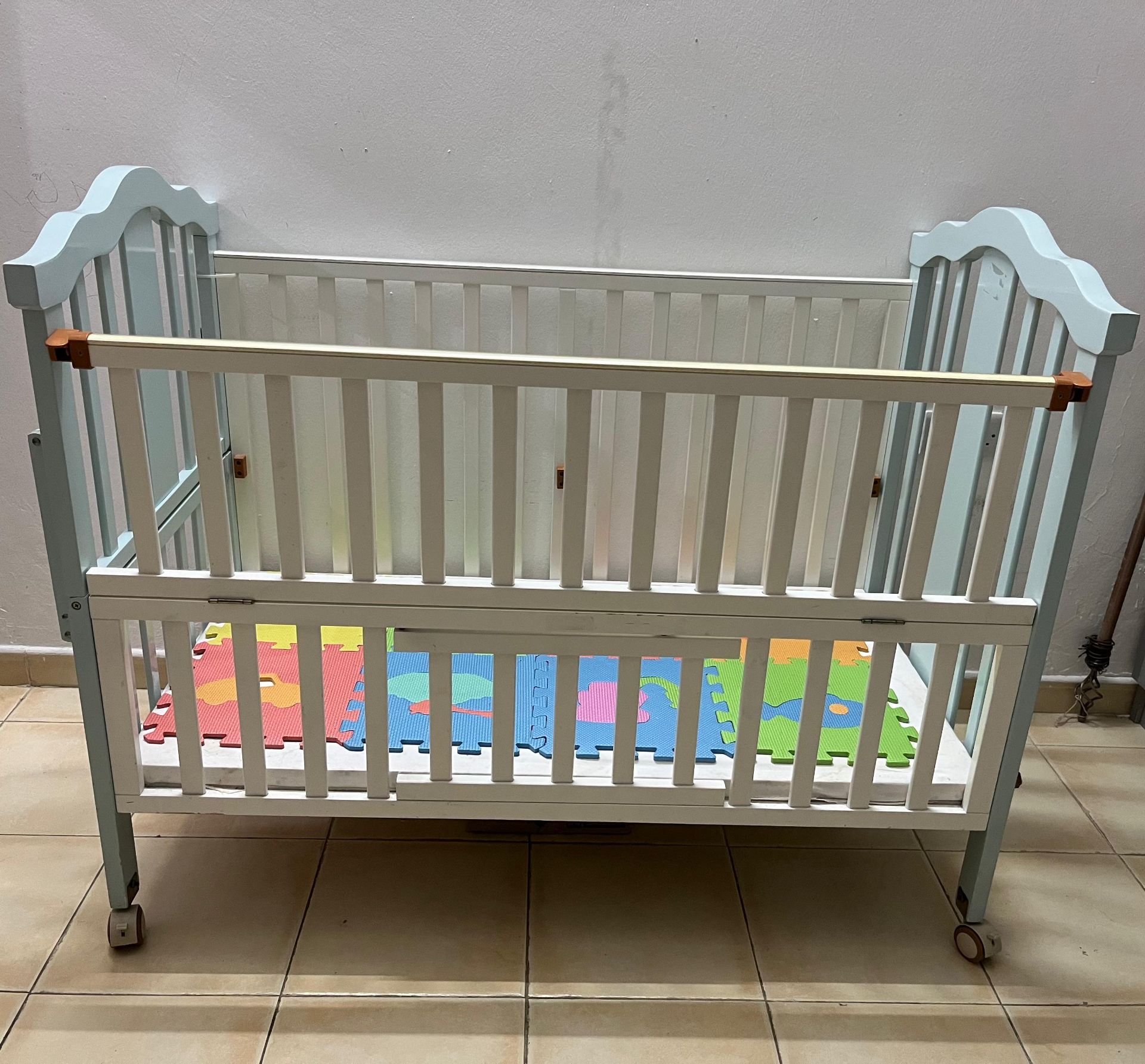 Baby Cot  - Image 4