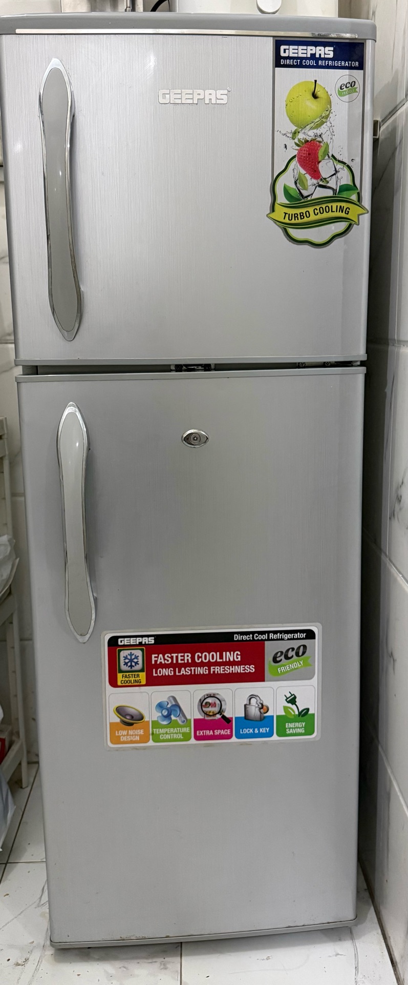 Fridge working in perfect condition  - Image 3