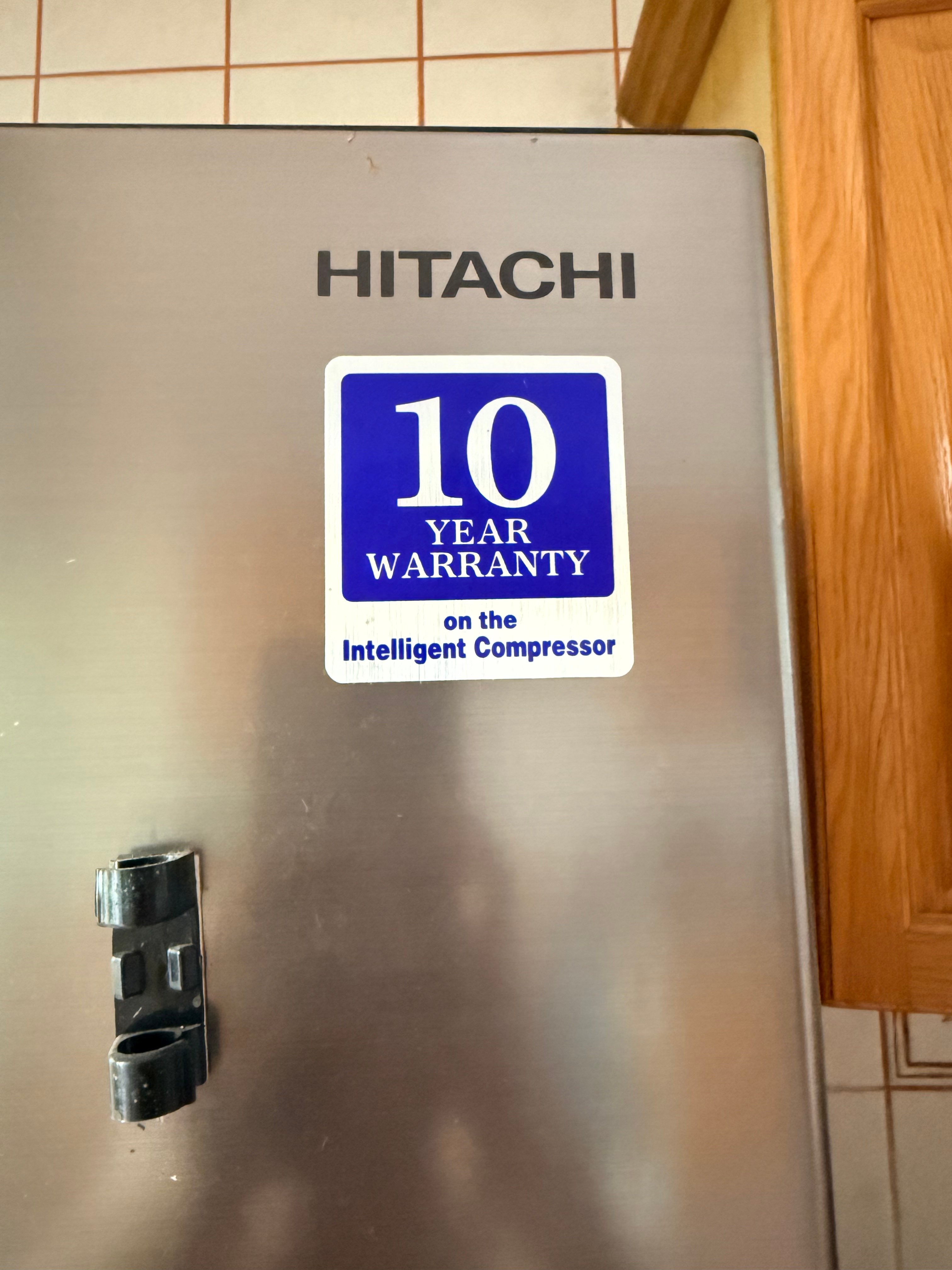 Hitachi refrigerator for urgent sale - Image 3