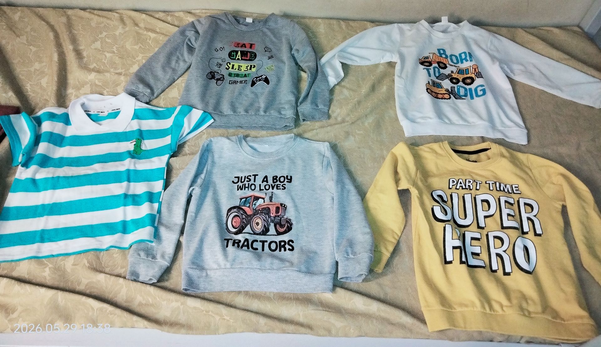 Kids clothes and shoes  - Image 7