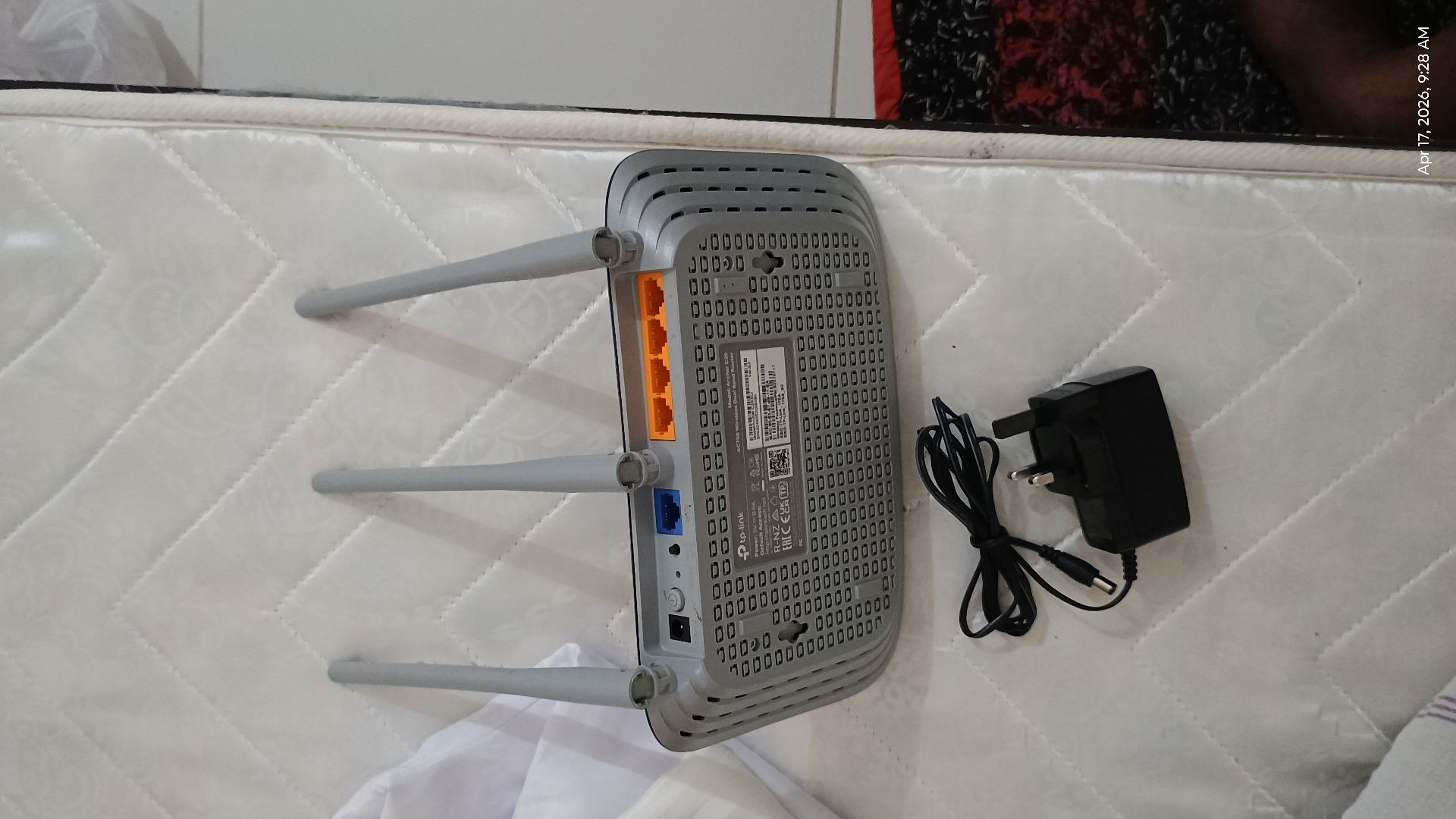 Wifi router with change adapter no damages no cracked urgent sale  - Image 2