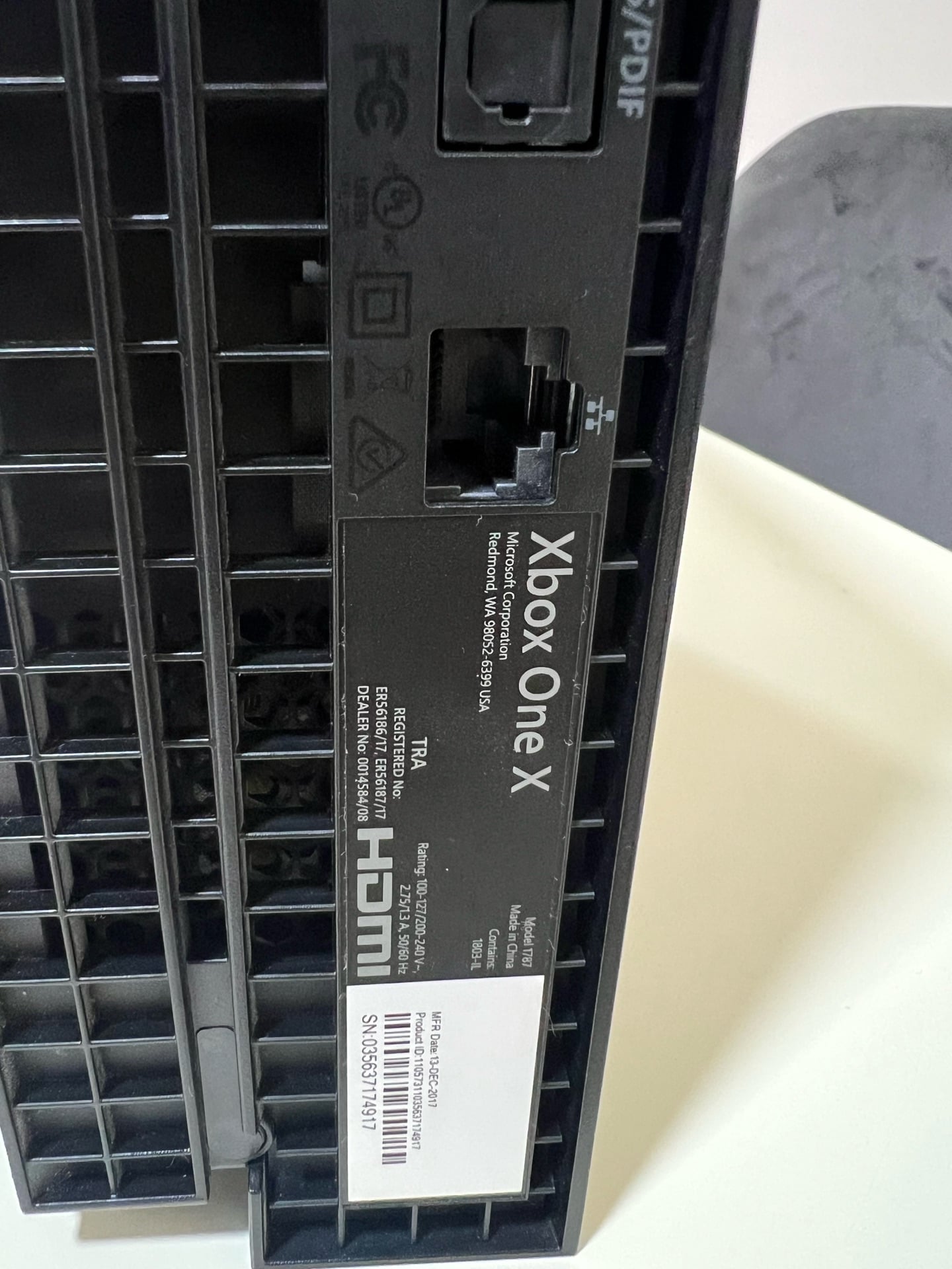 Xbox one X 1TB كالجديد - Image 8