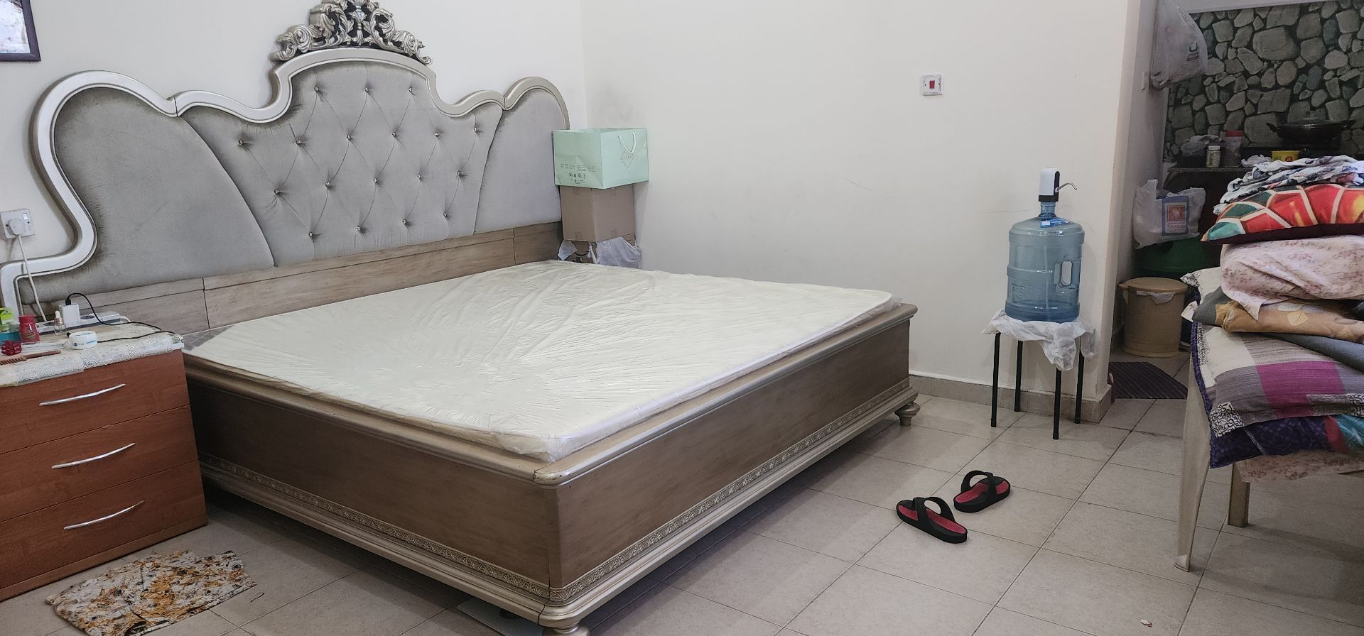 Big size wooden bed fram - Image 3