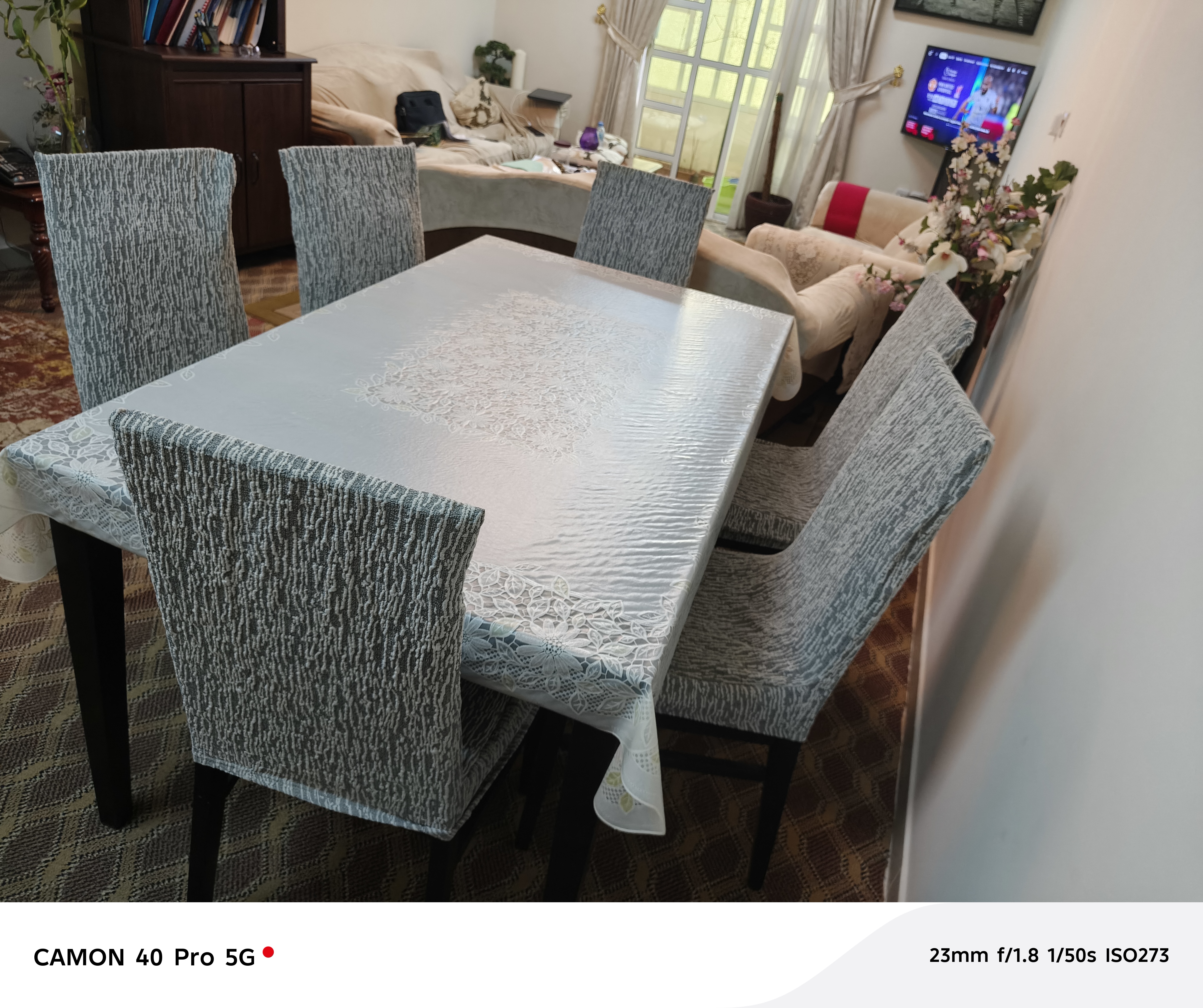 Dining Table with 6 chairs with two FREE Gifts Pieces  - Image 2