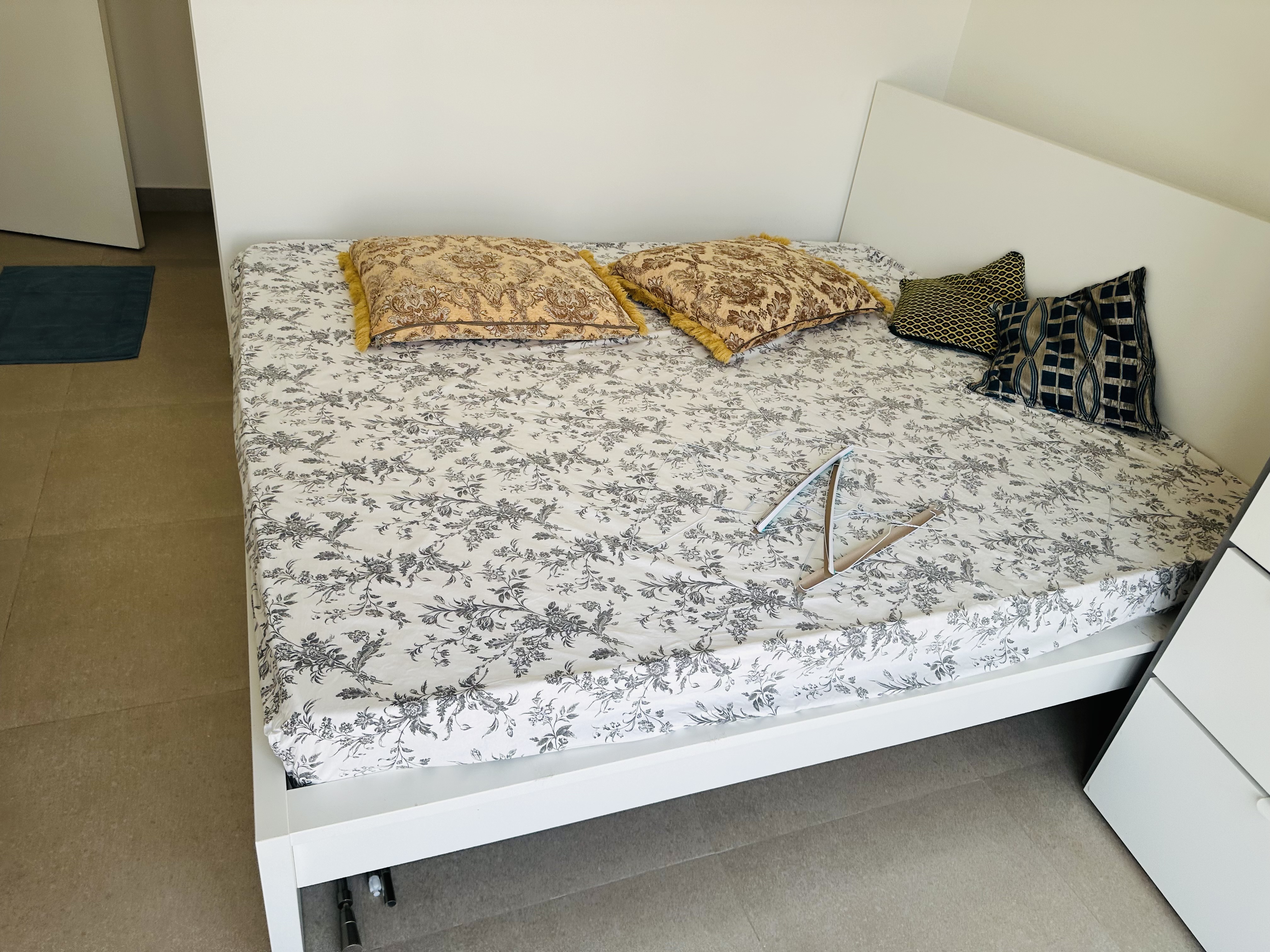 King Size Bed - Image 5