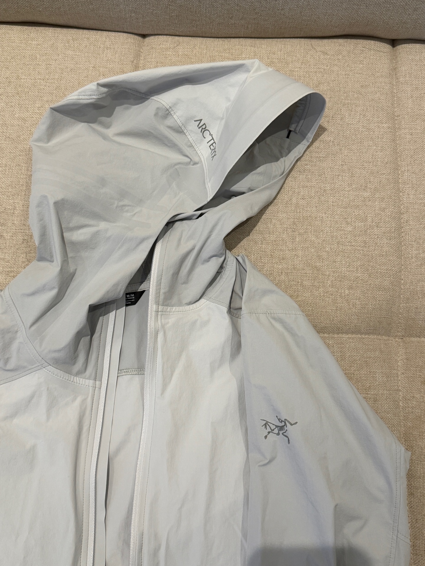Arcteryx BRAND NEW Windbreaker Jacket Gray/White - Image 6
