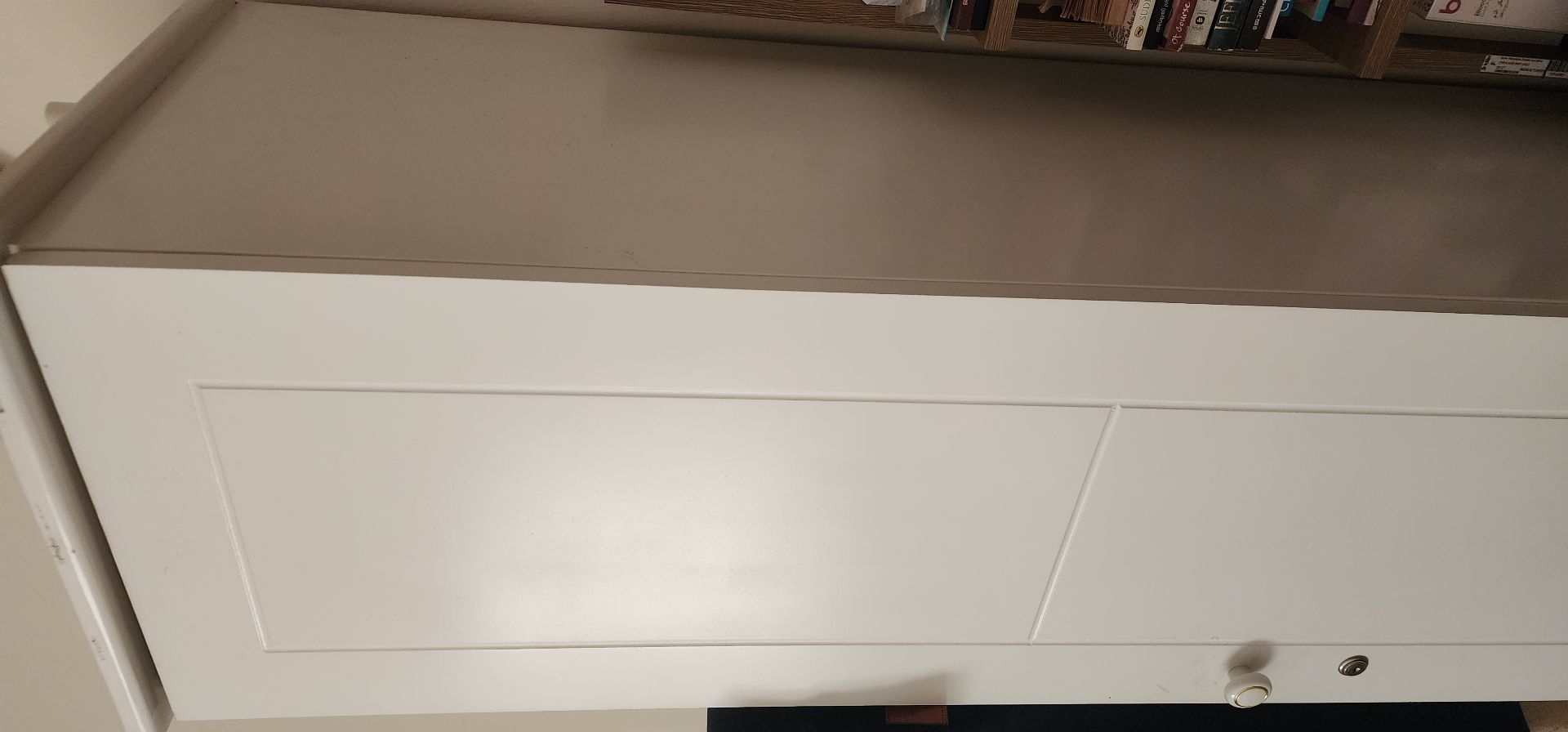 Single door cupboard  - Image 4