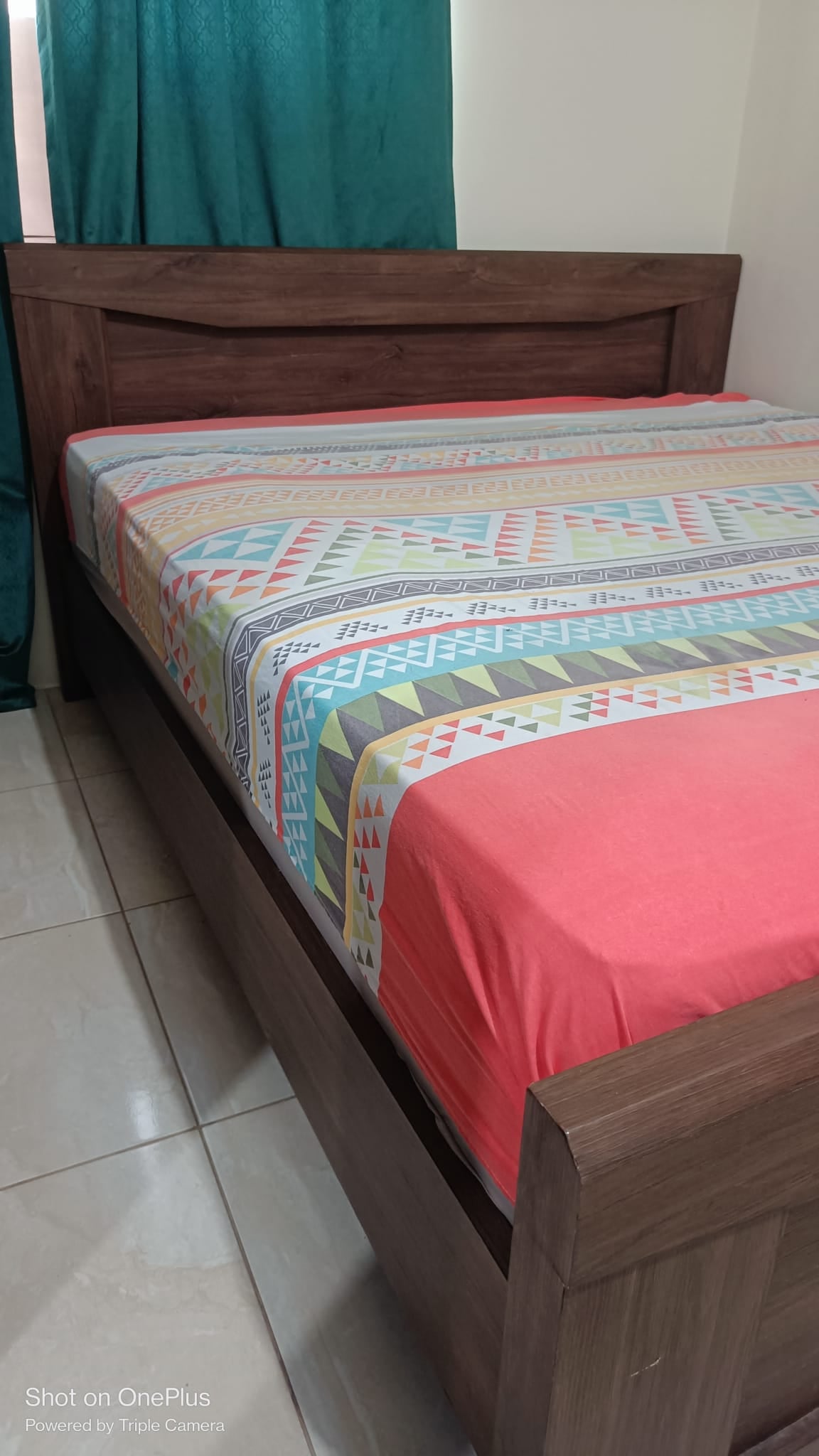 BRAND NEW BARELY USED FULL BED SET IN EXCELLENT CONDITION  - Image 3