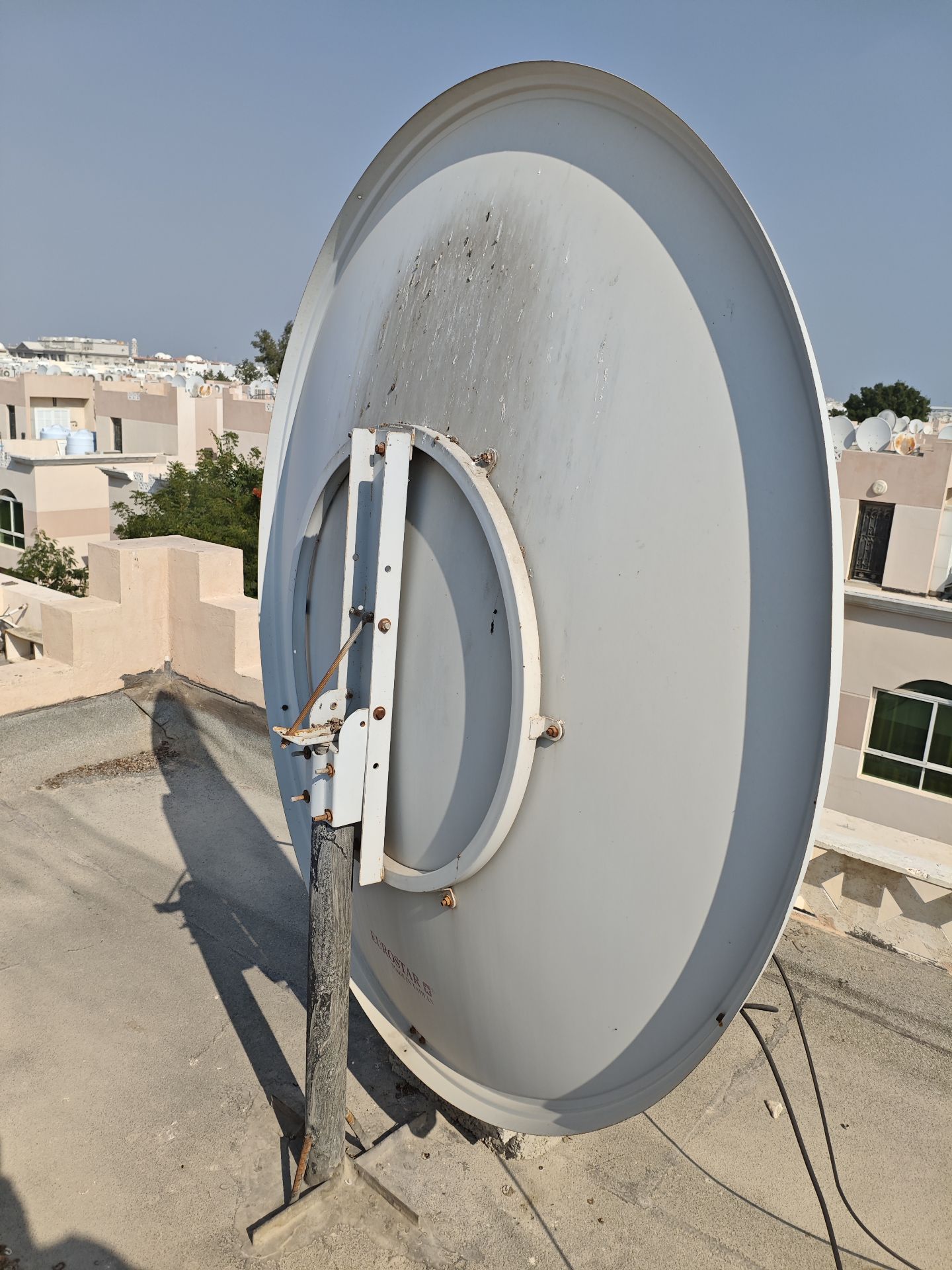 Airtel settop box and dish - Image 4