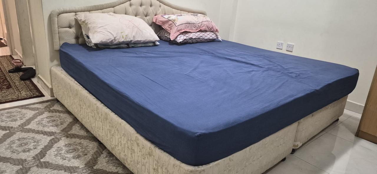 Full 3 bed rooms furniture and Electrical appliances in Bin Mahmoud - Image 8