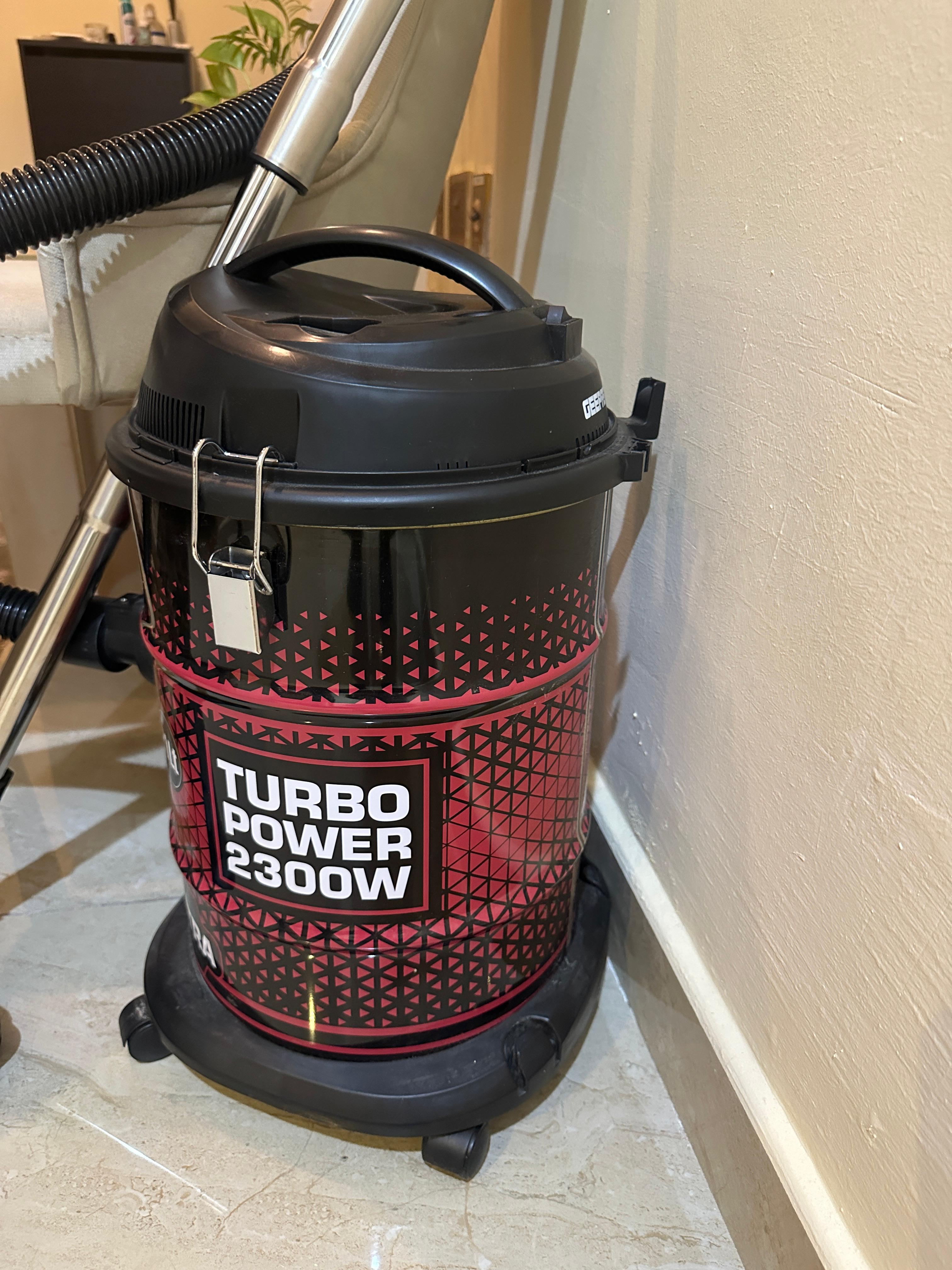 Vaccum cleaner 2300W - Image 1