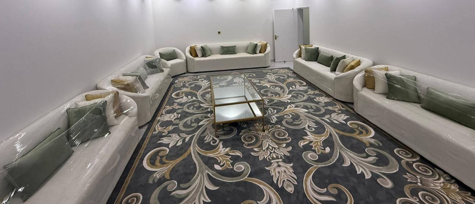 Curtain and sofa carpet  - Image 9