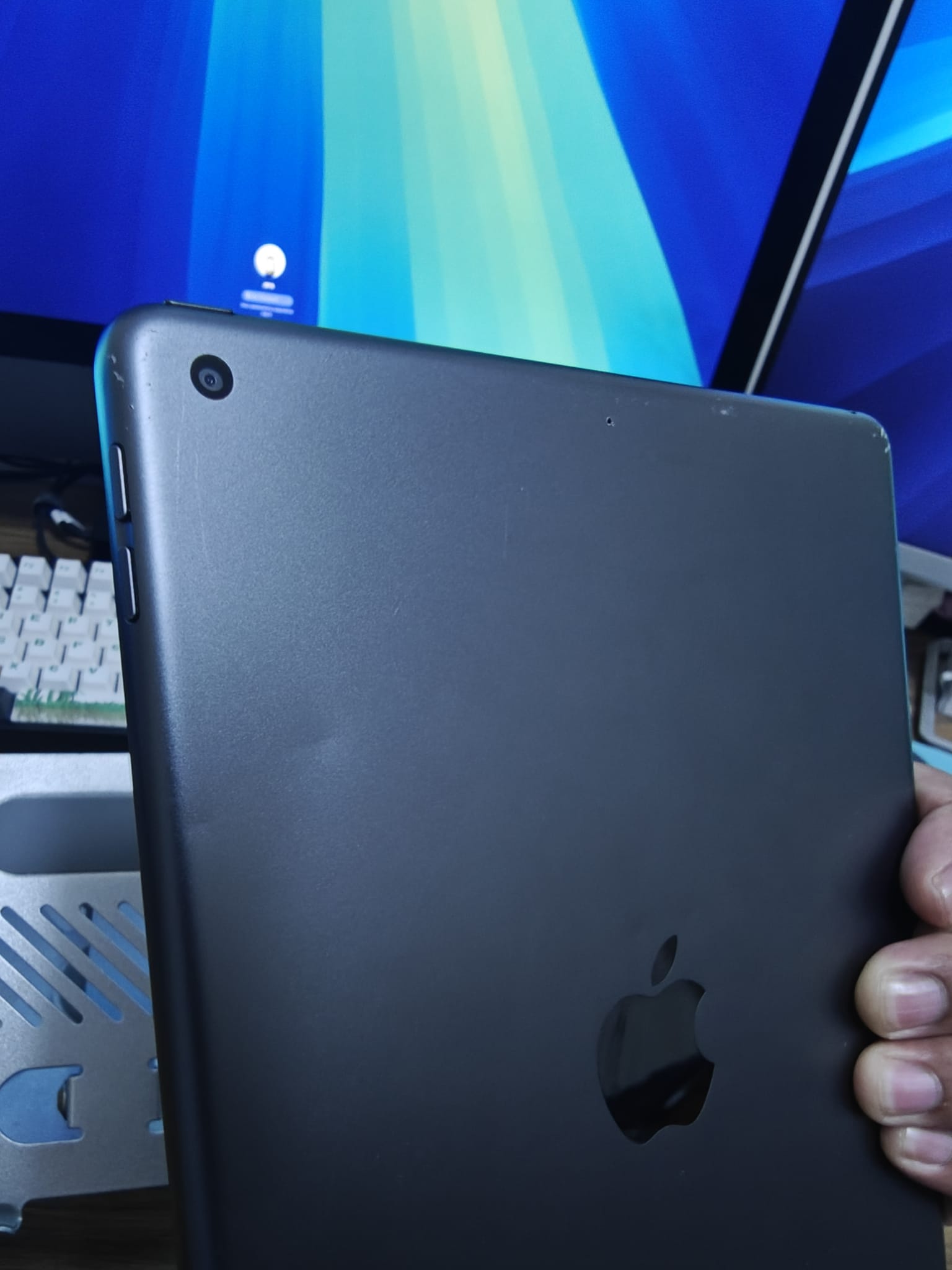 iPad 9th Gen 64GB - Image 2