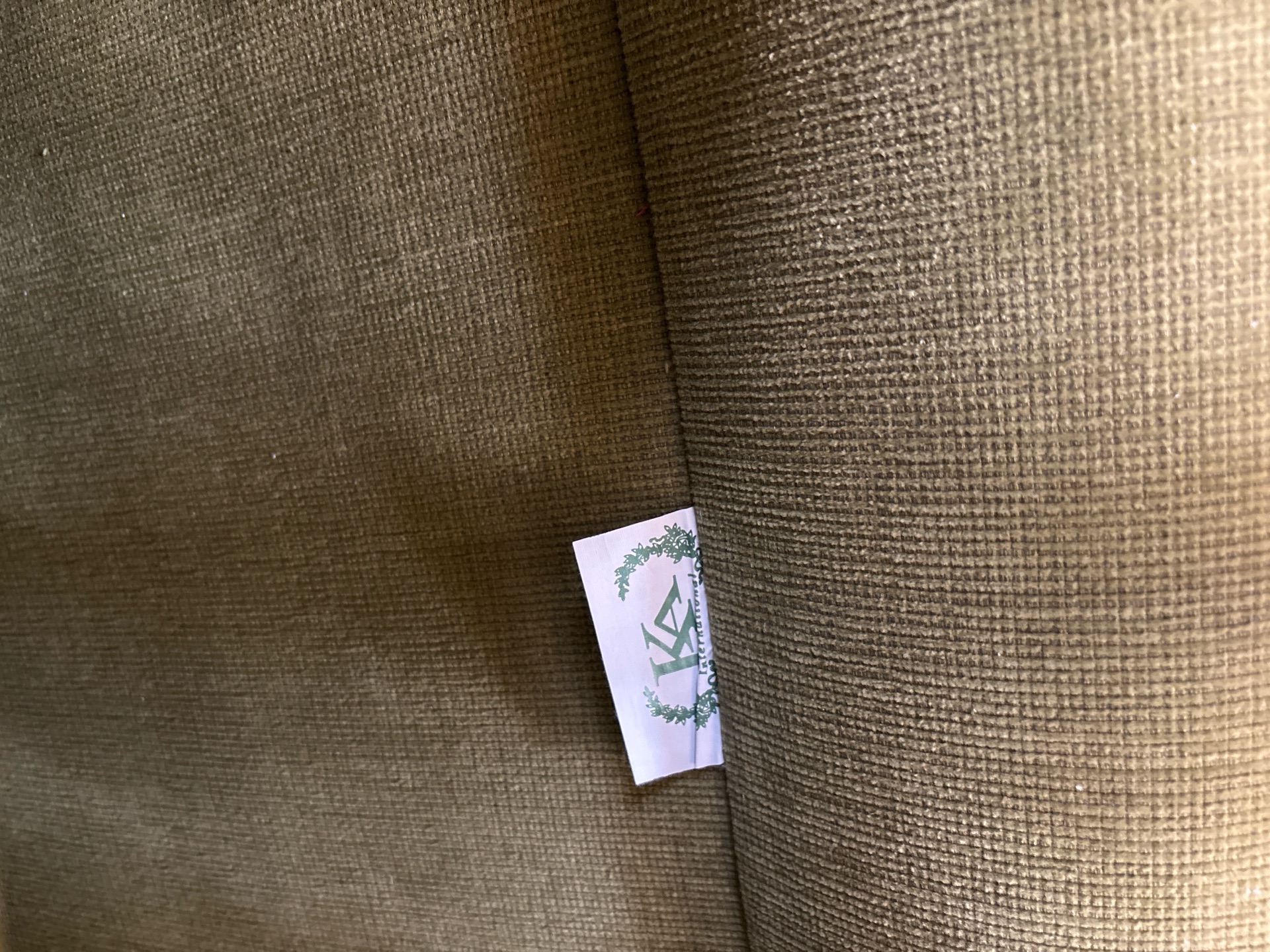 KA International Classic Armchair - Image 2