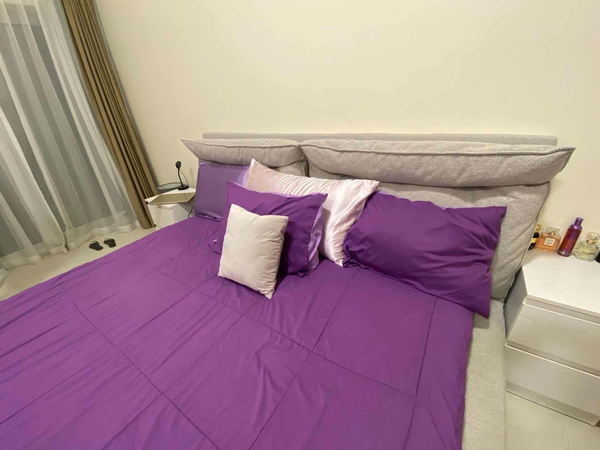 Queen size bed with mattress - Image 1