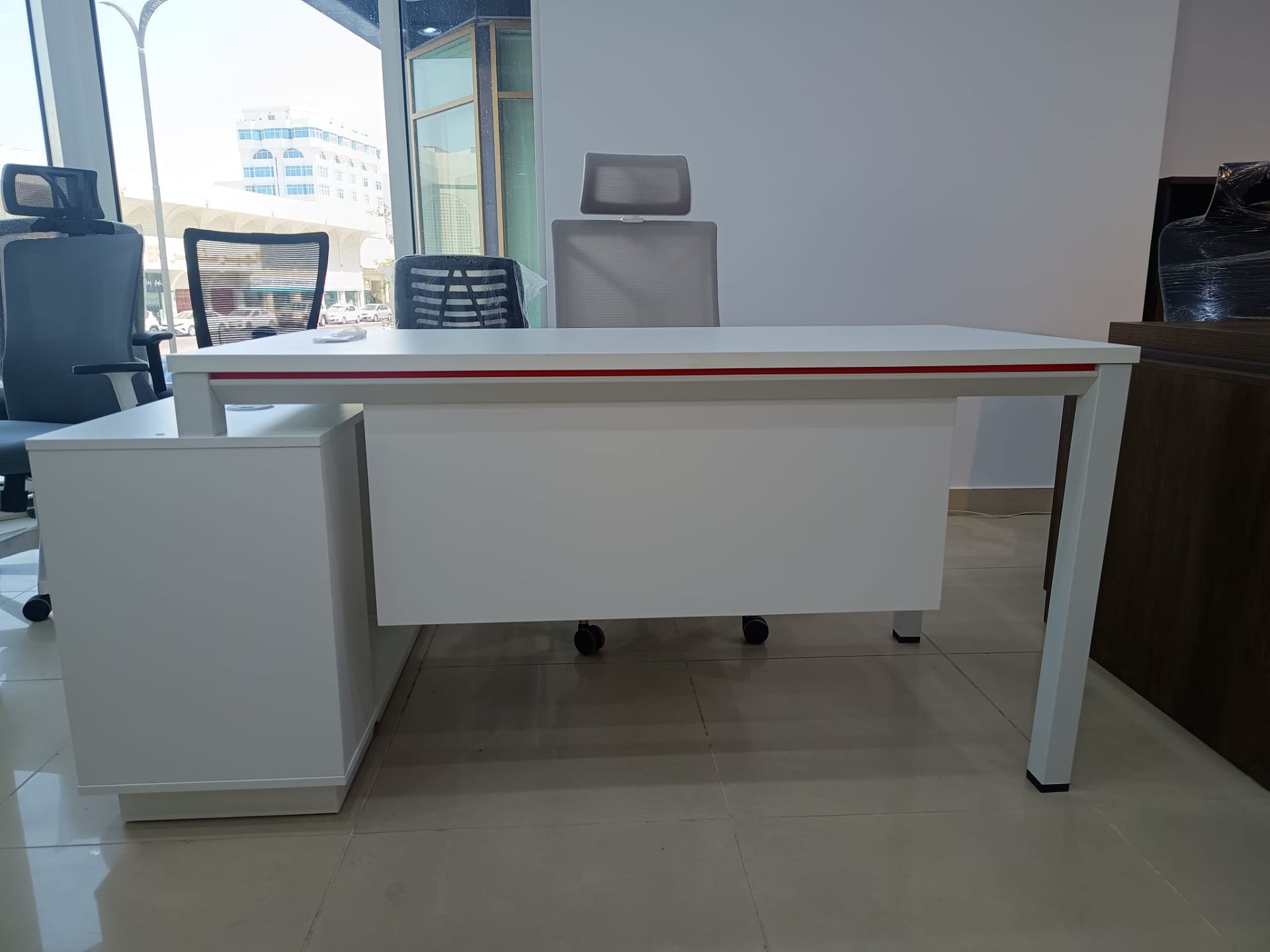 Brand New Office Desk - Modern and Stylish - Image 3