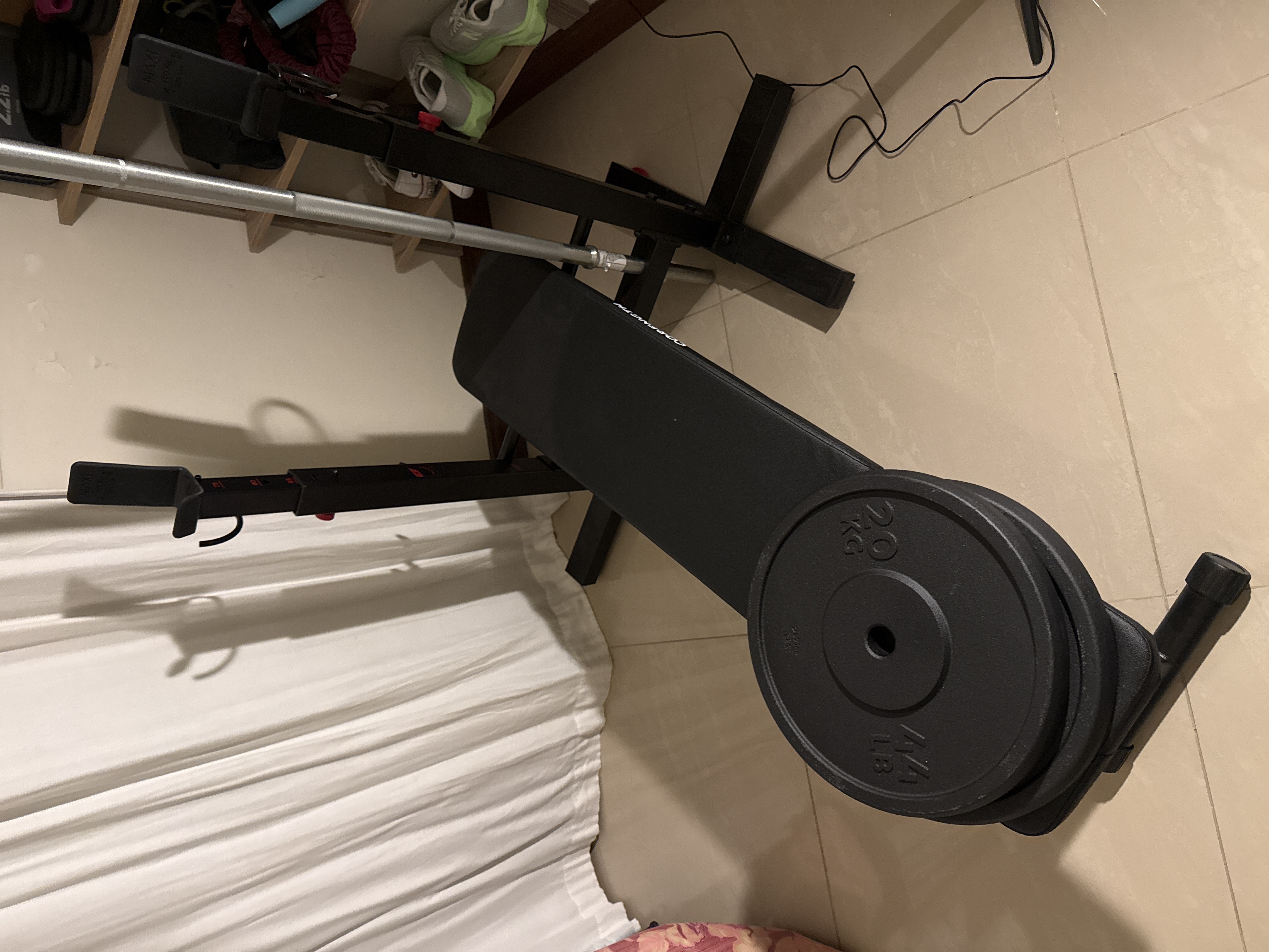 Bench with bar and 2x20kg weights - Image 1