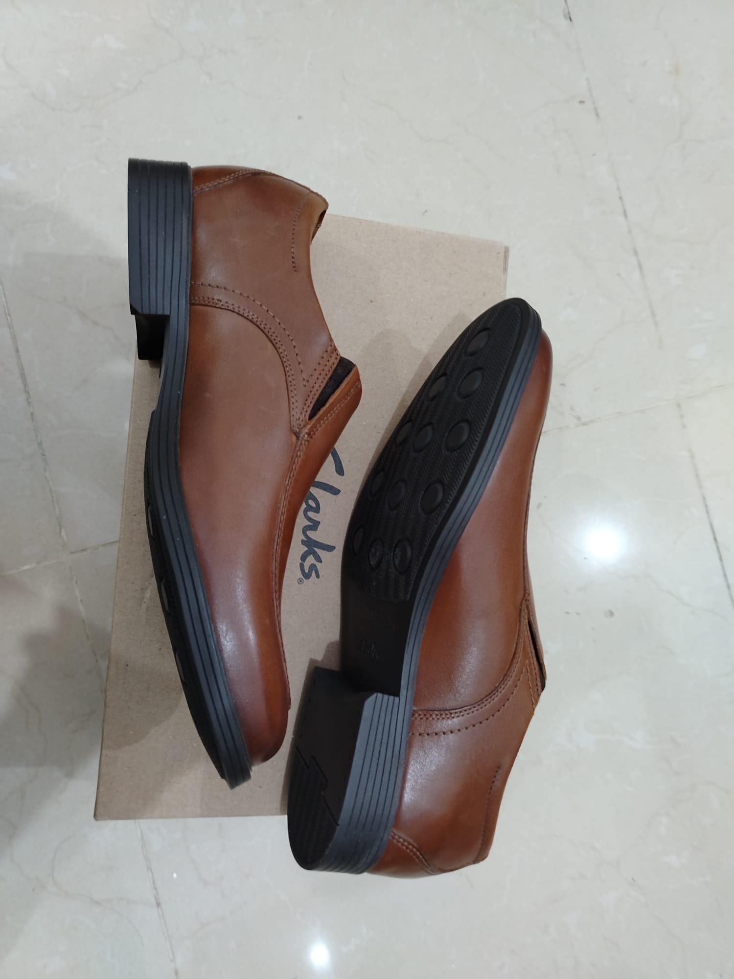 أحذية Clarks (الأصلية) جديدة - Image 7