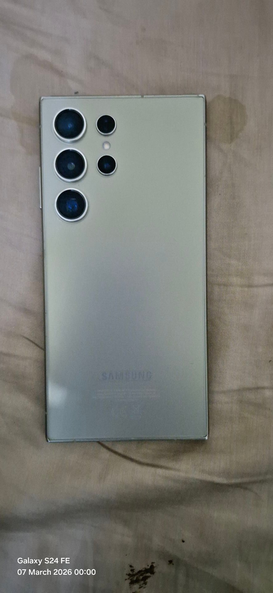 Samsung galaxy s24 ultra with galaxy buds pro 3 - Image 3