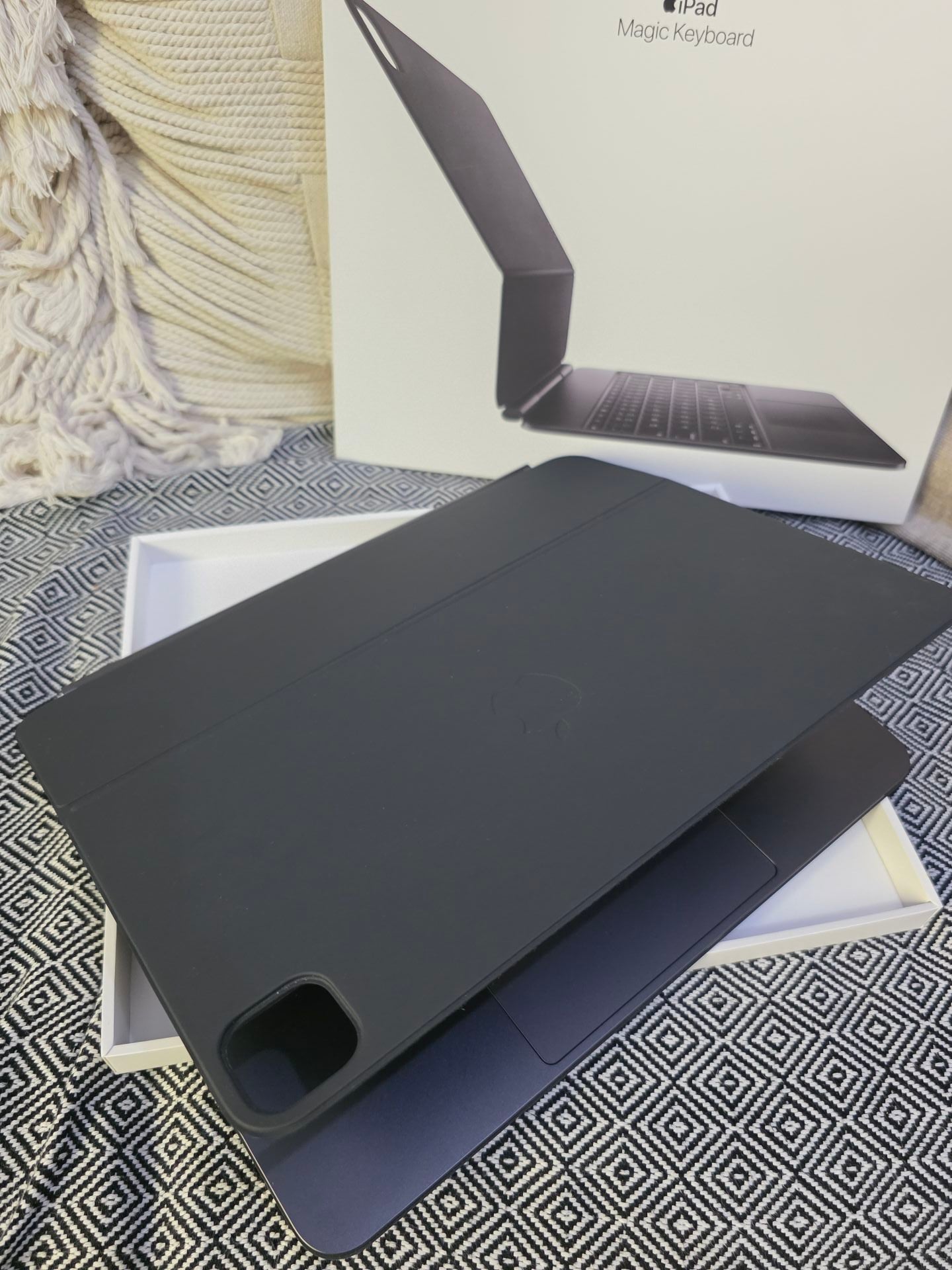 13" iPad Magic Keyboard Black-Arabic 

 - Image 2