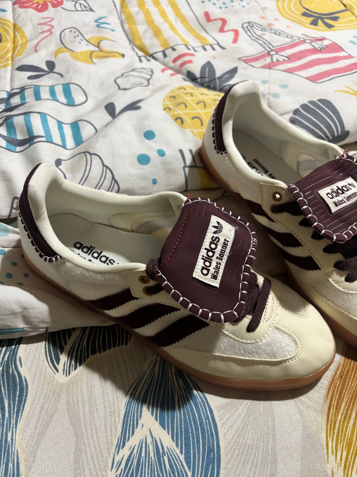 Adidas wales Bonner in burgundy and white - Image 5