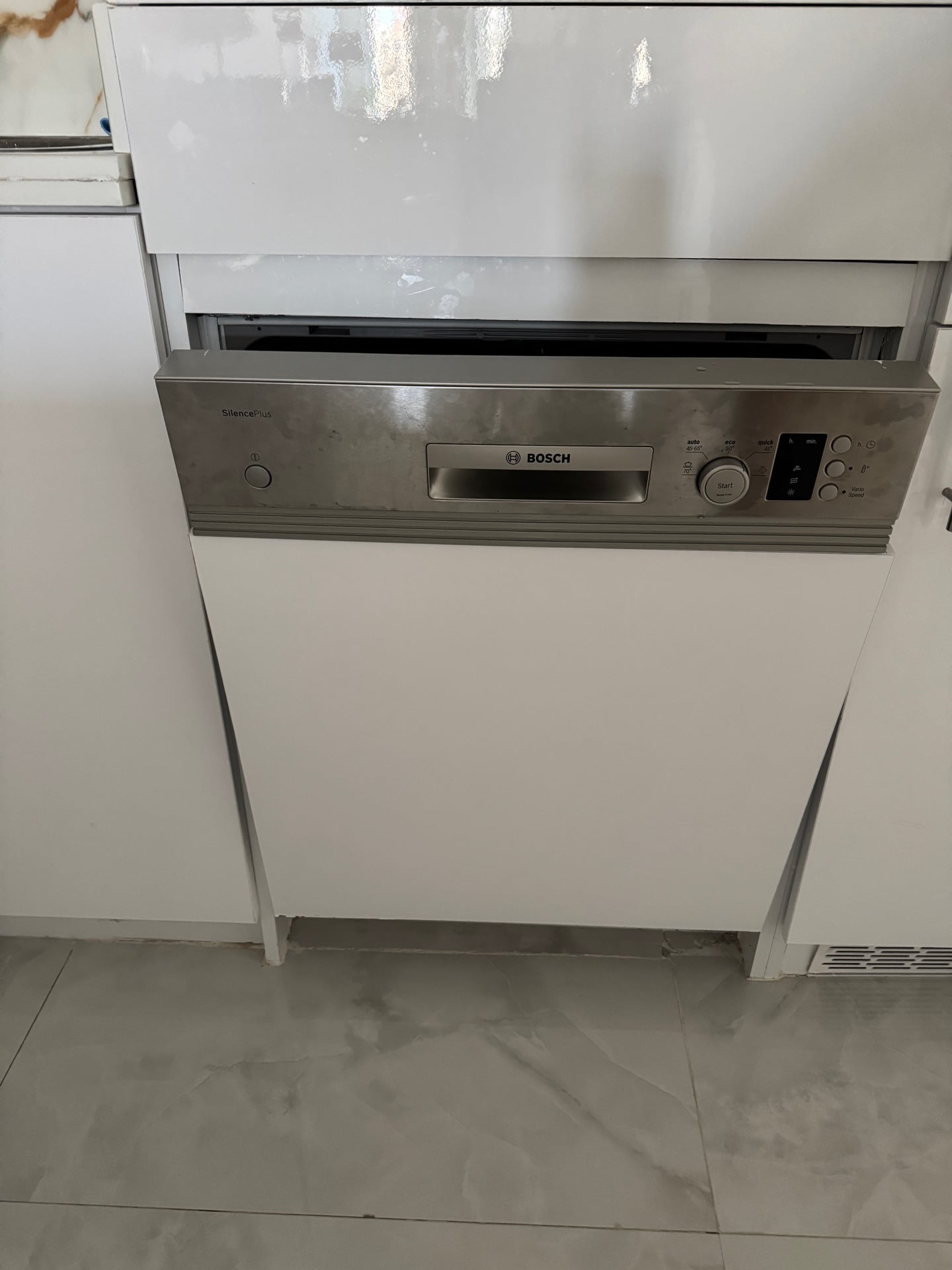 Bosch Build-in Stainless Steel Kitchen Appliances  - Image 2