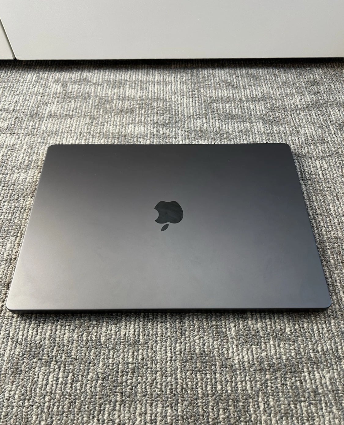 MacBook M3 Max 64R 100% - Image 2