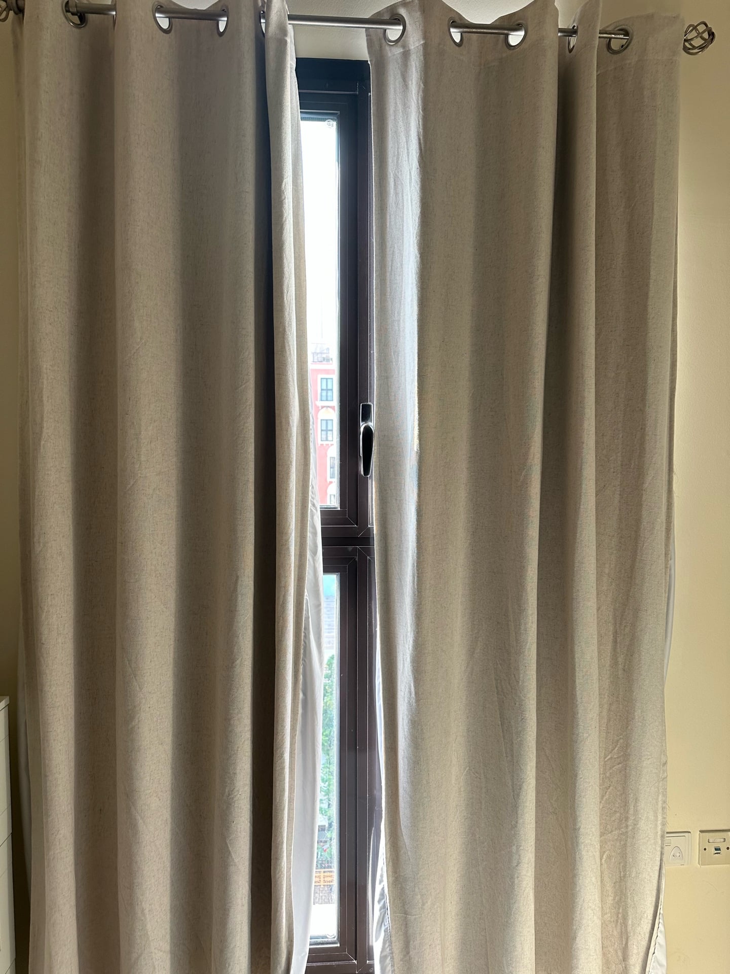 Curtains with blackout and rods - Image 3