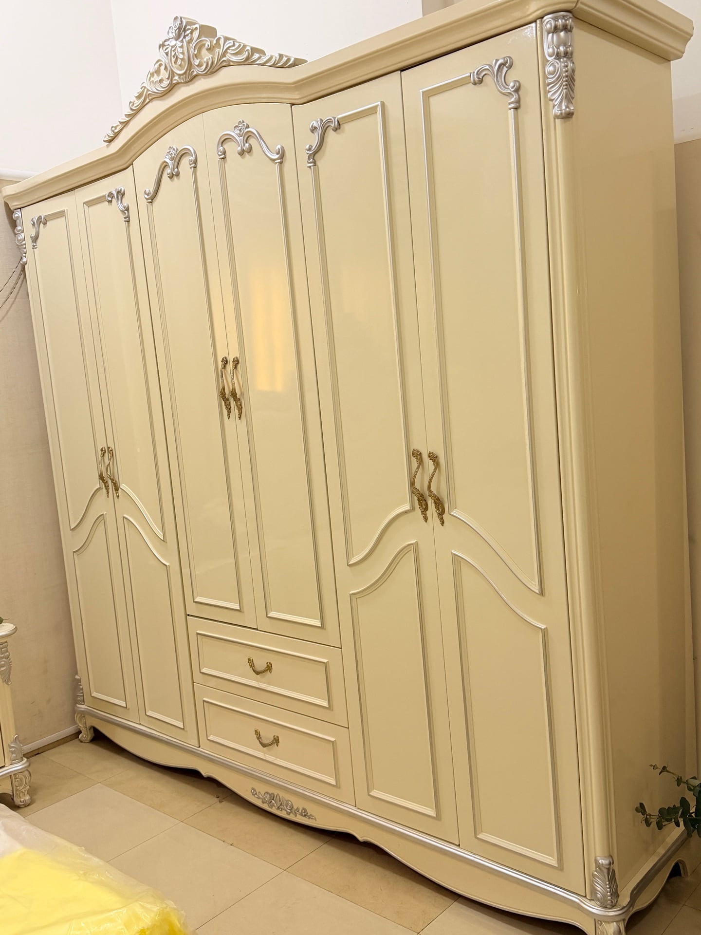 Luxury Full Bedroom set king size for sale price Negotiable  - Image 8