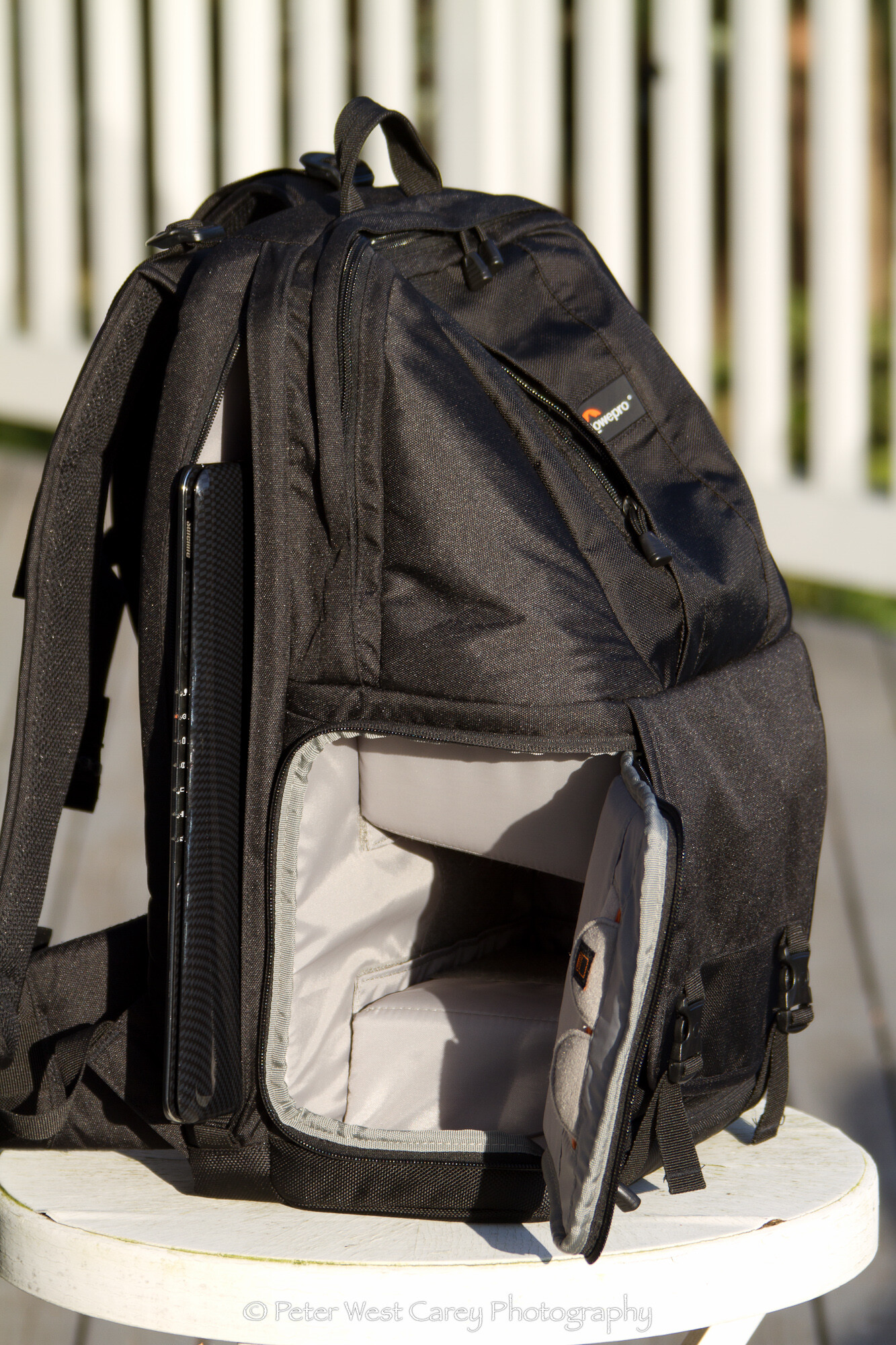 Lowepro Fastpack 350 camera backpack in good condition. - Image 1