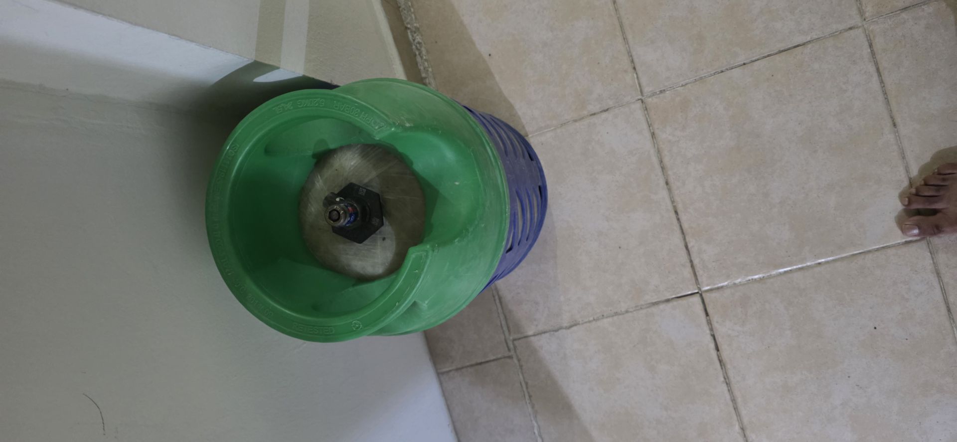 Gas cylinder  - Image 4