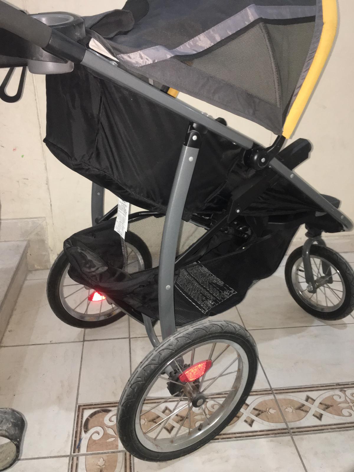 foldable baby stroller and baby car seat - Image 3