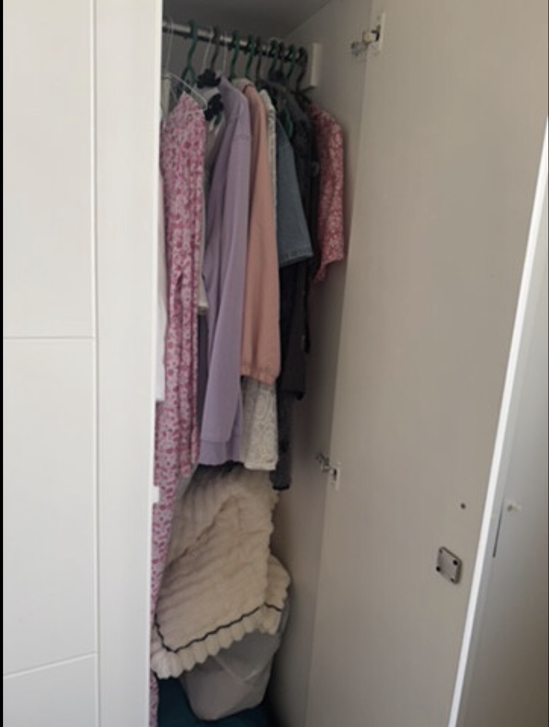 3 door cupboard for sale!! - Image 2