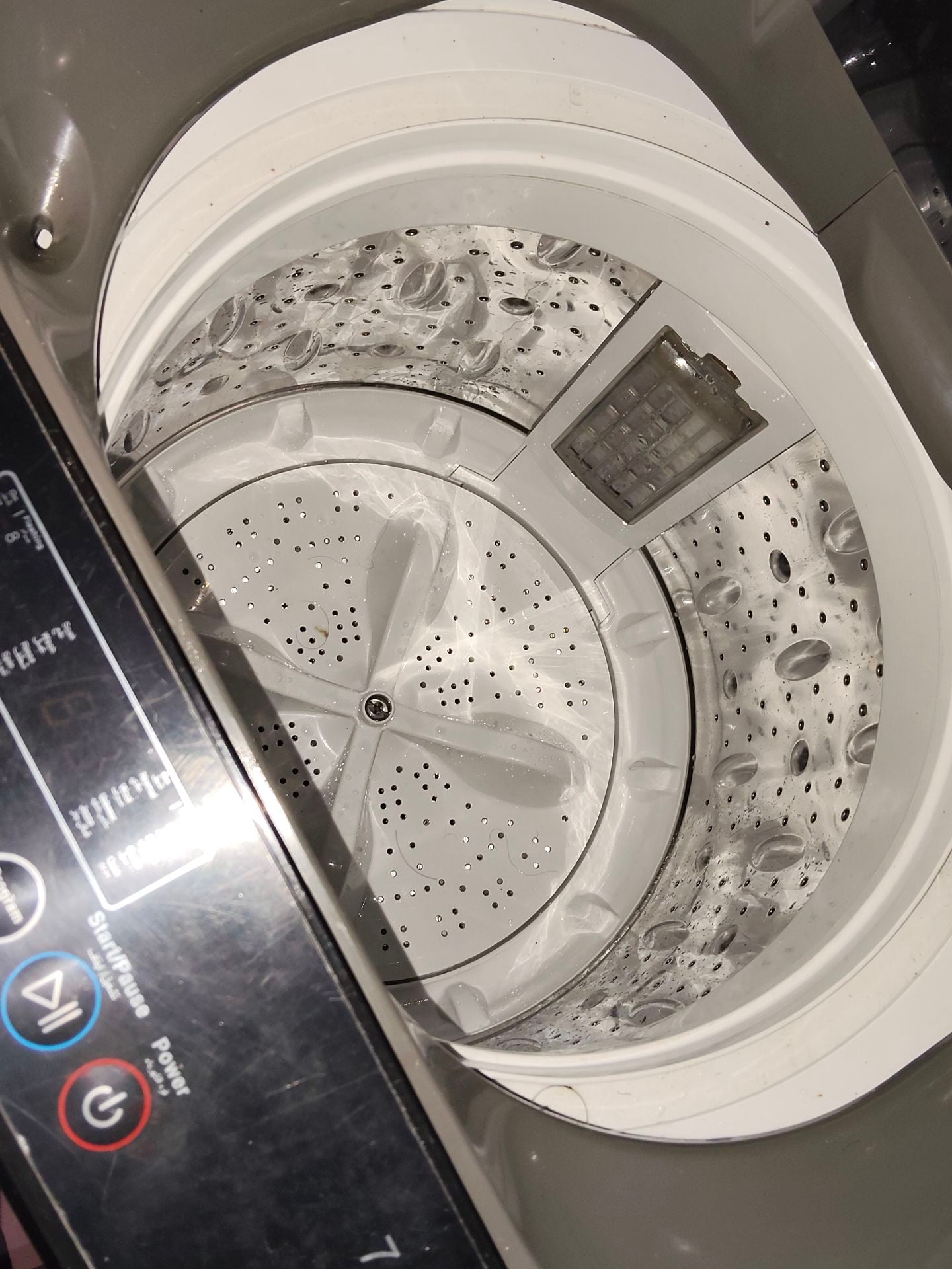 New washing machine rarely used for 1 year. Moving sale  - Image 4