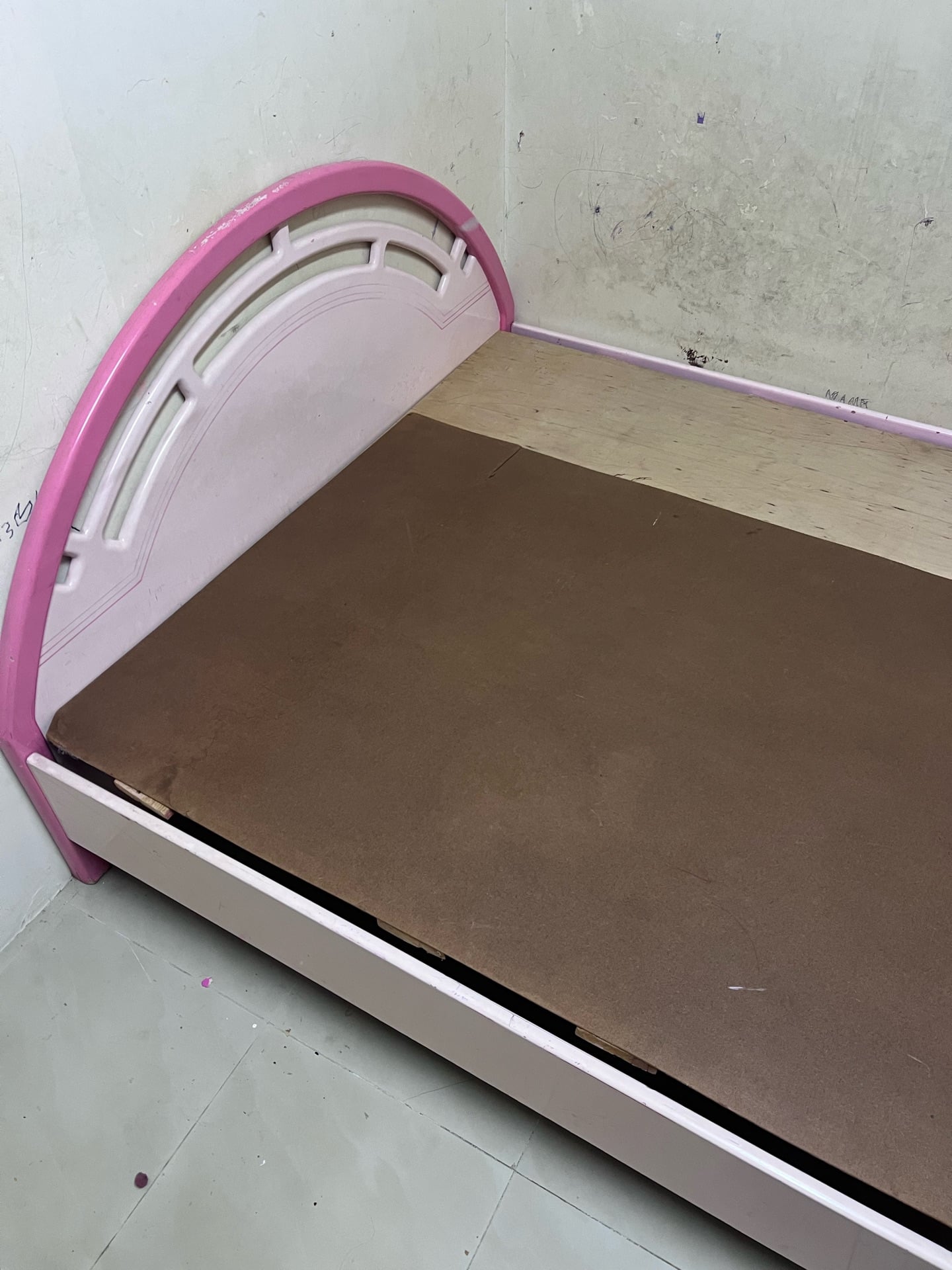 King seize bed frame for sale - Image 5