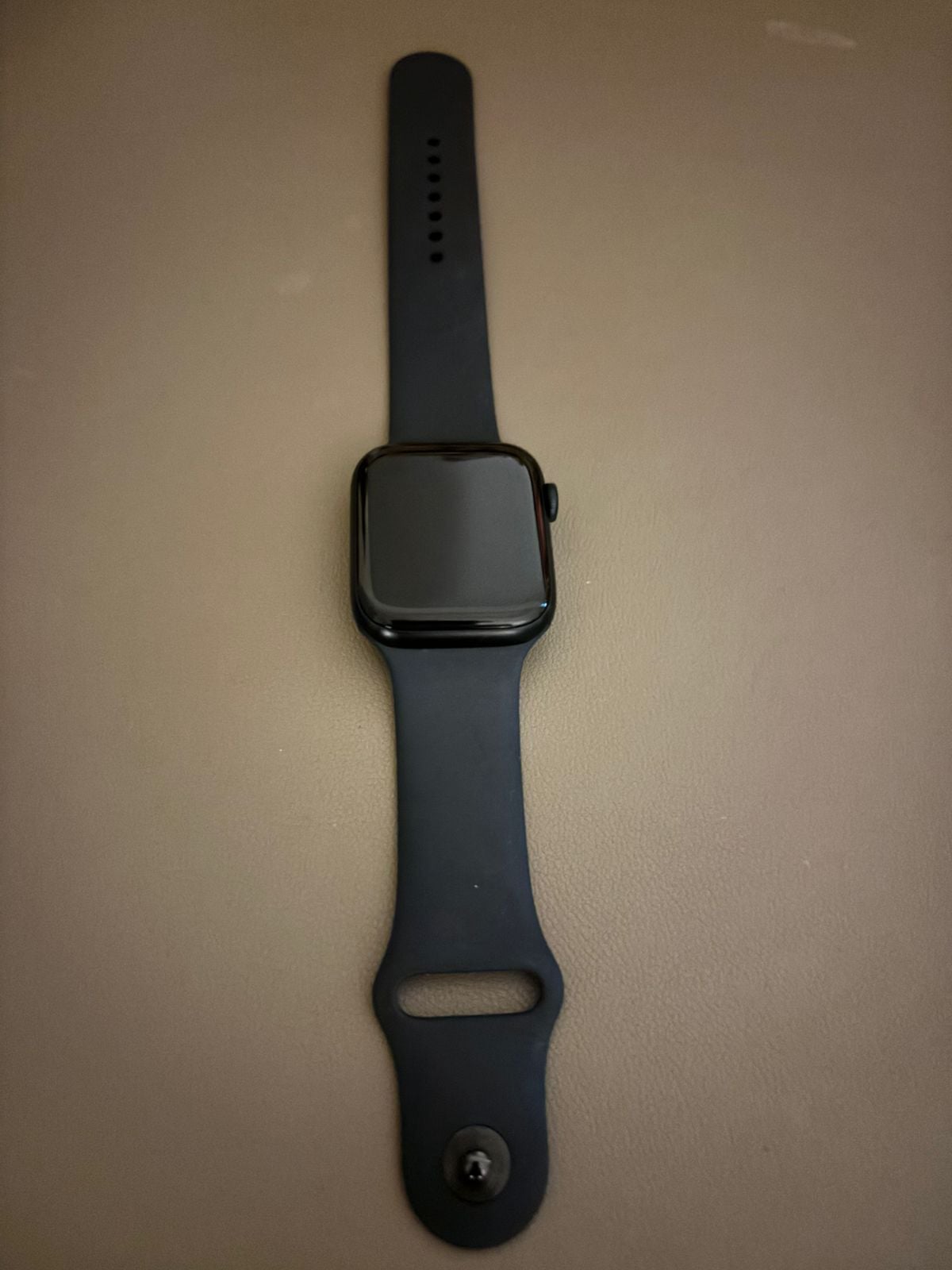 Like-new Apple watch SE 3 44m - Image 1
