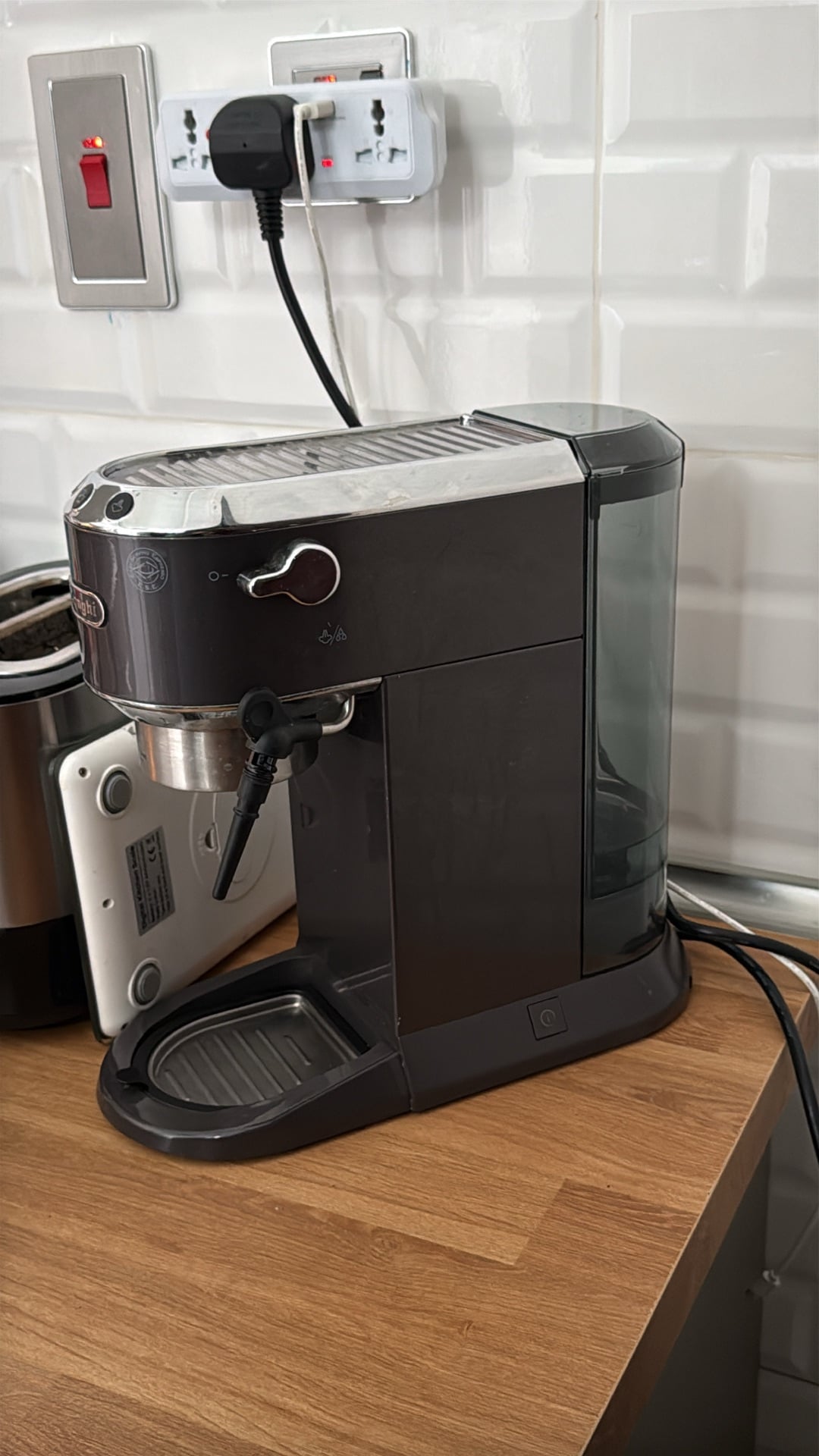 Grinder and coffee machine (Delonghi espresso) - Image 3