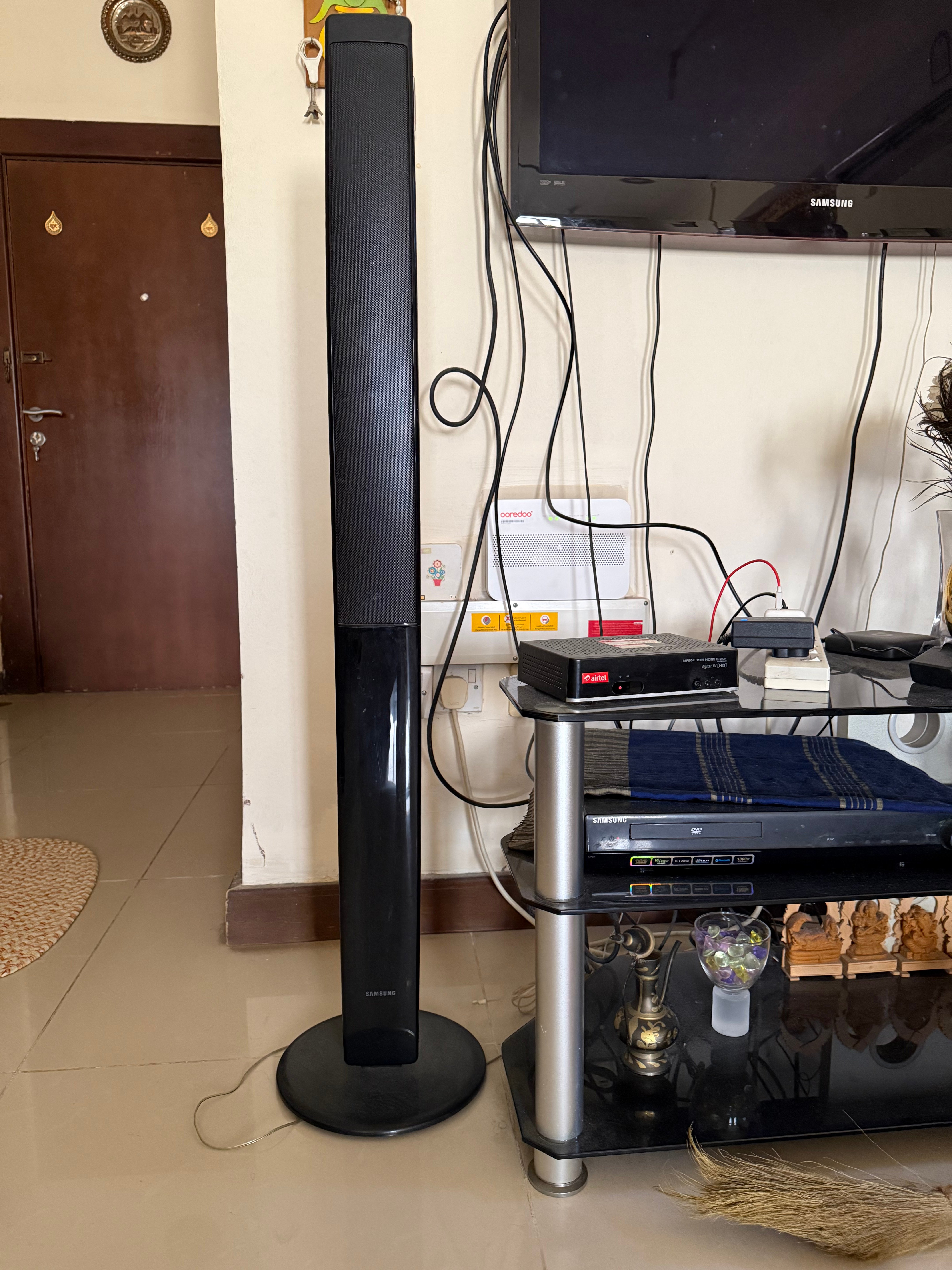 The Samsung 40-inch LED TV with 6 speaker sound system - Image 2