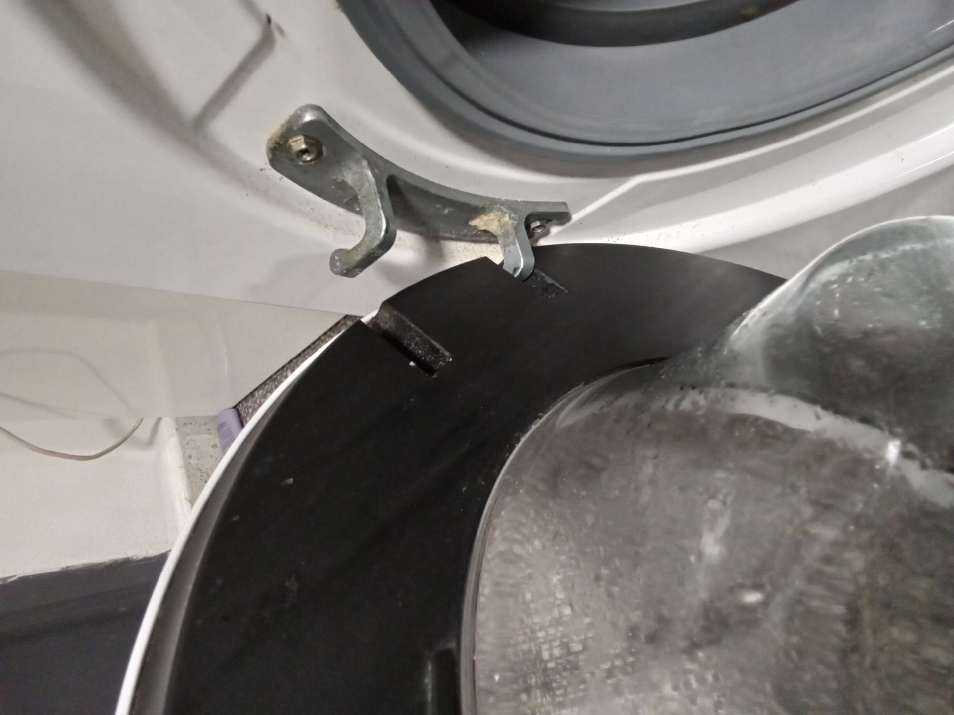 8kg front load fully automatic toshiba new condition washing machine  - Image 3