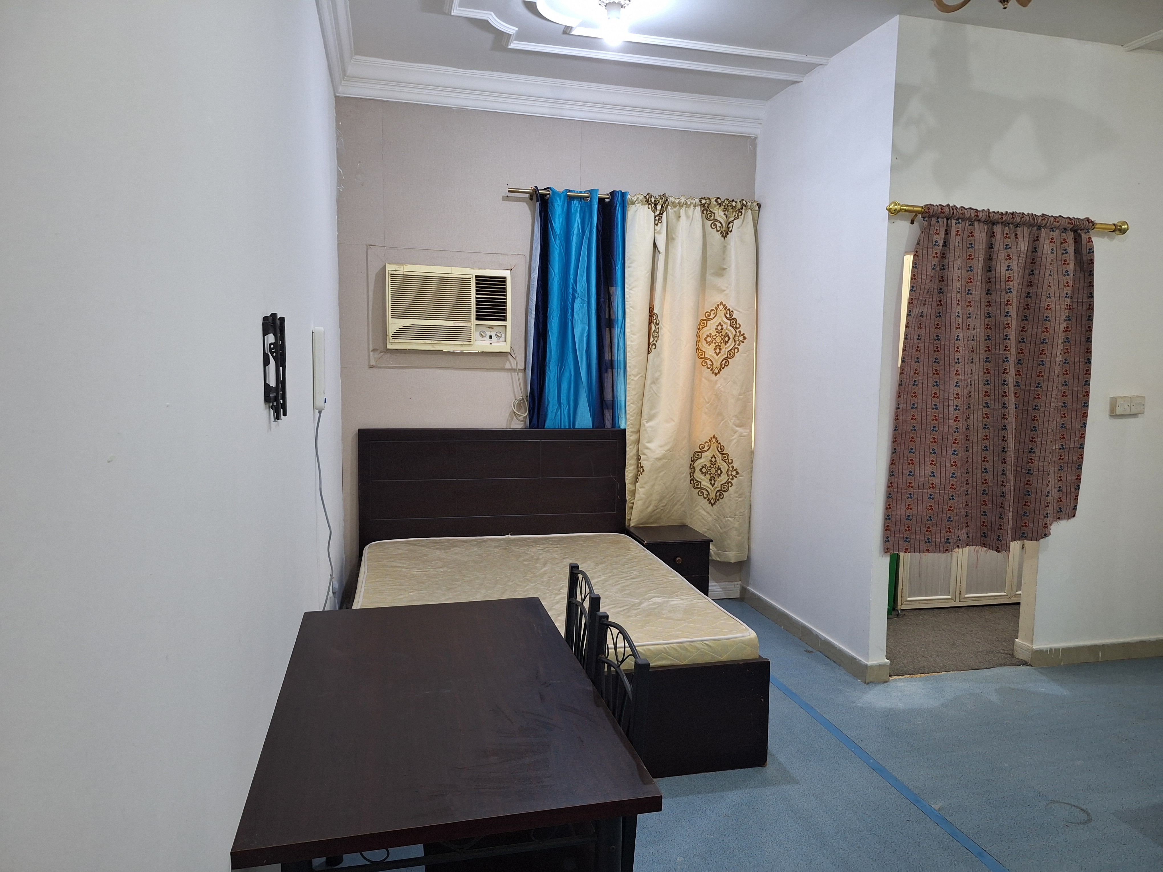 BED & MATTRESS  & REFRIGERATOR URGENT SALE  QUEEN SIZE  - Image 2
