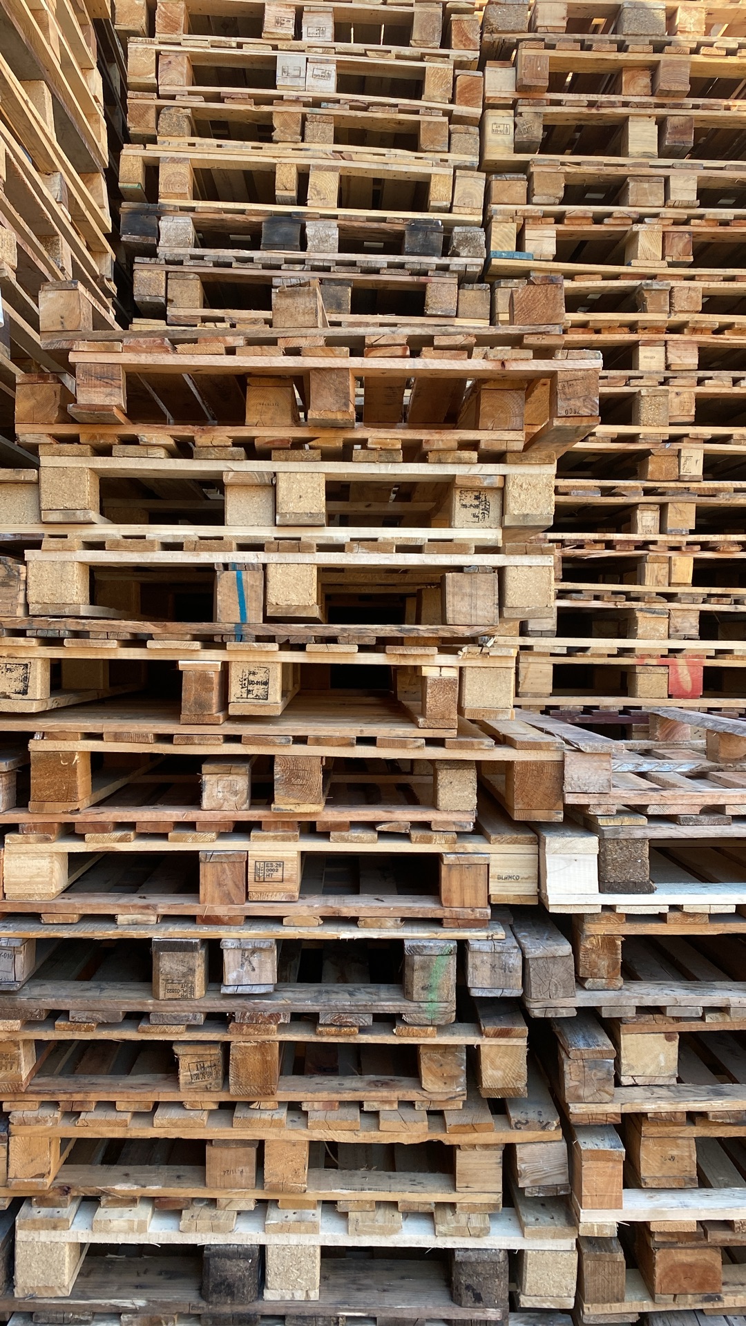 Used Wood Pallet  - Image 2