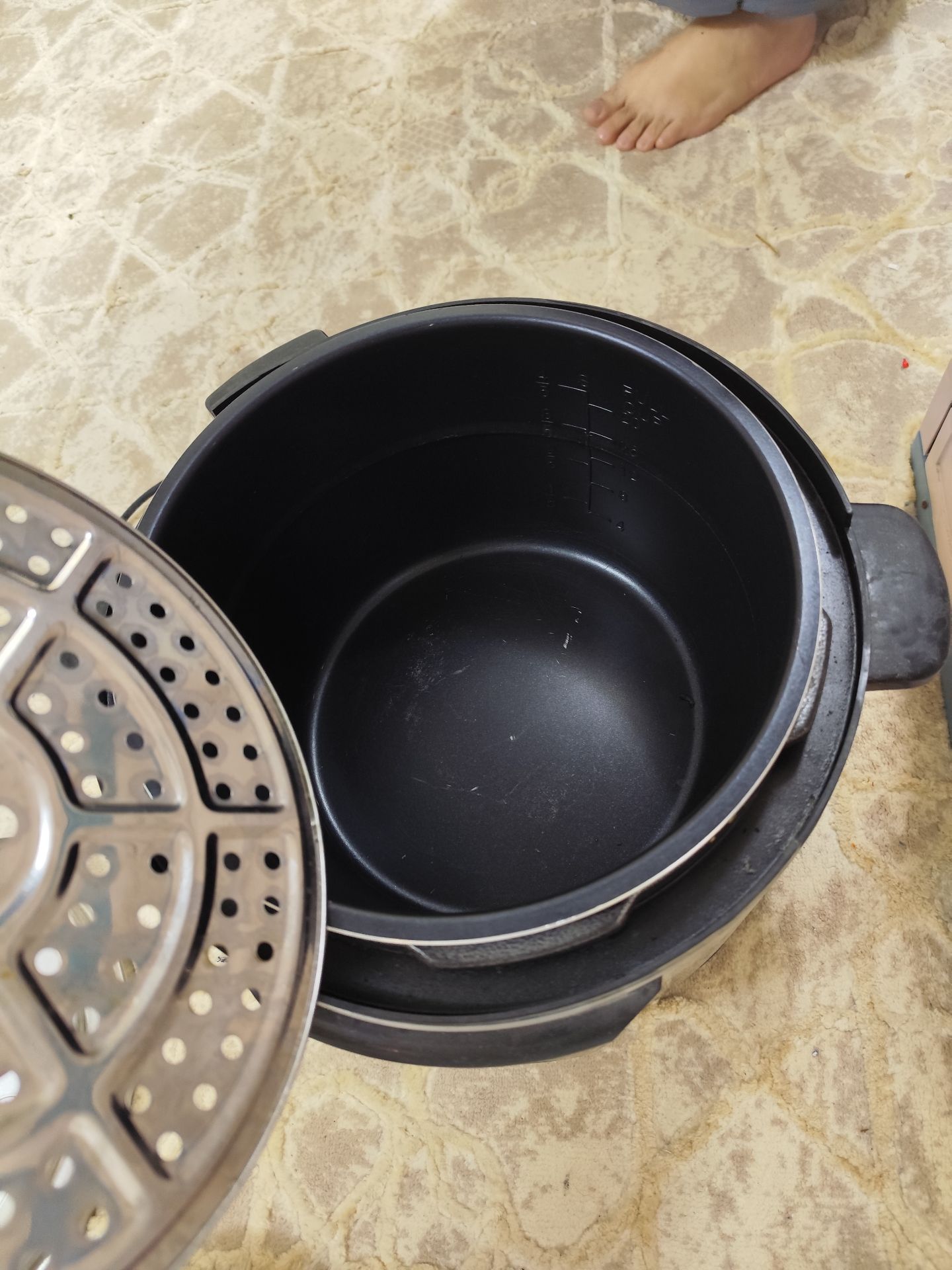 ICOOKER

ELECTRIC PRESSURE COOKER

Model: RNE-005-10L

Power: 1600W

Capacity: 1 - Image 7