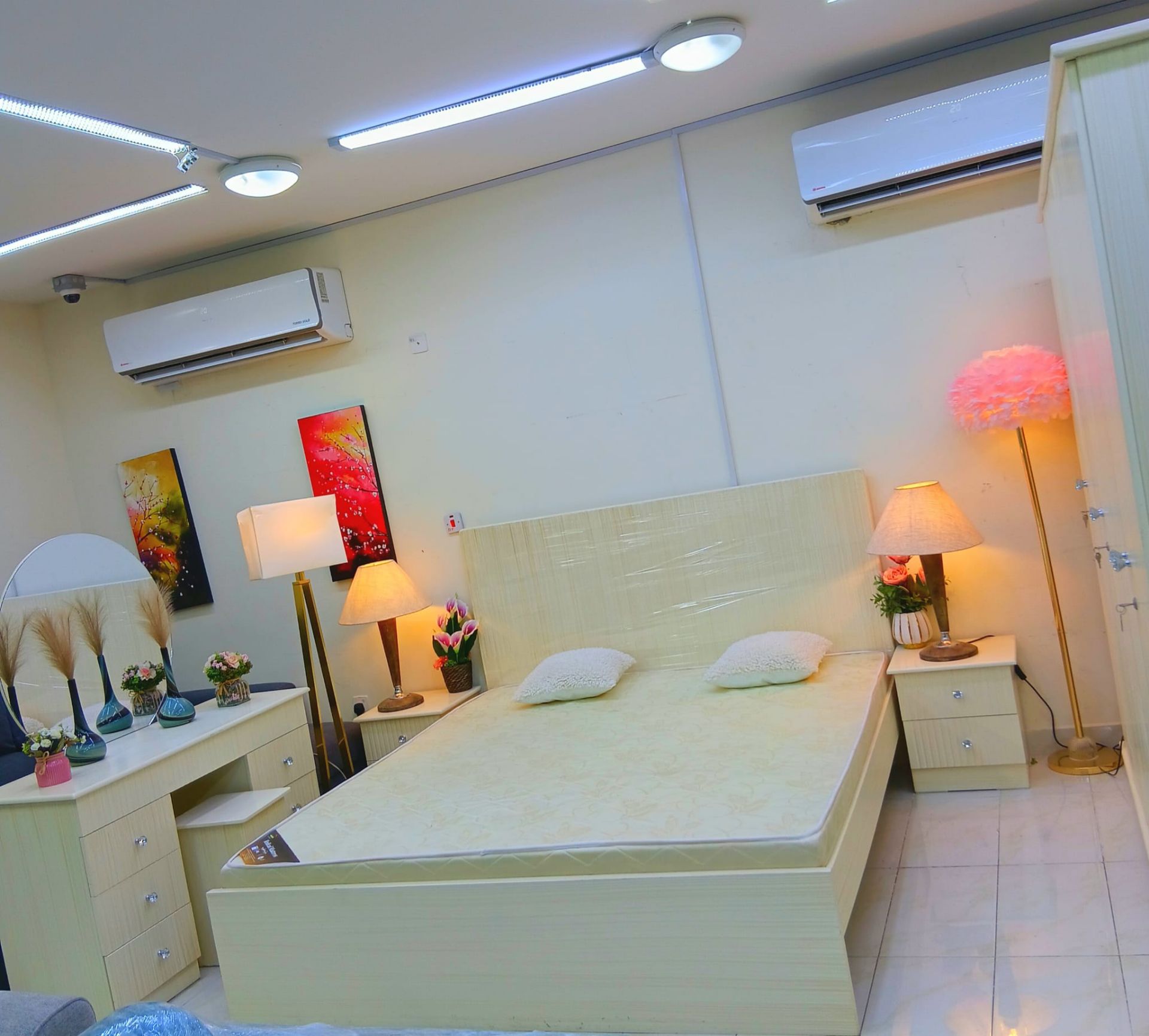 Full bedroom set  - Image 6